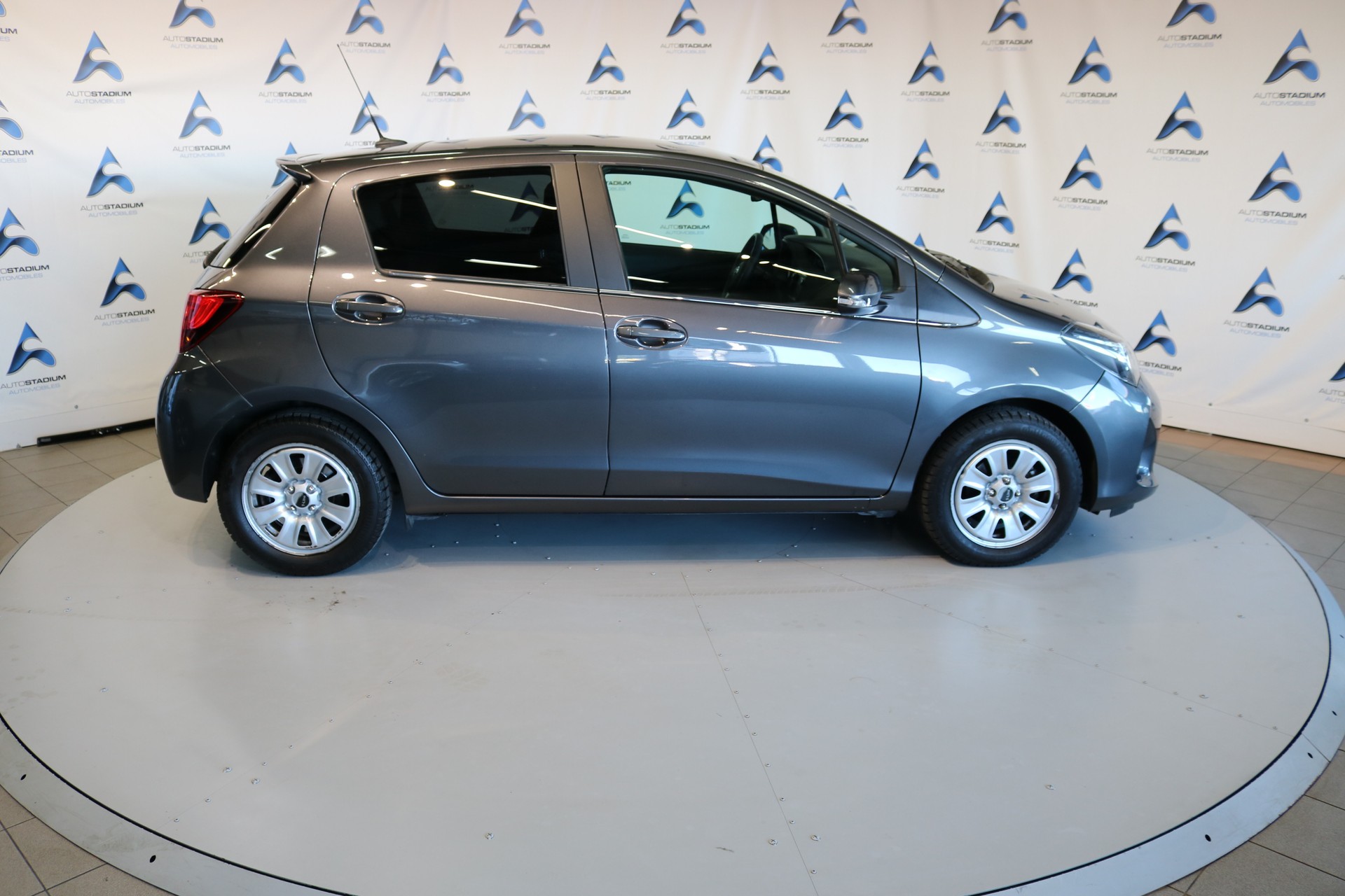 TOYOTA Yaris 1.33 Luna Multidrive-image-24