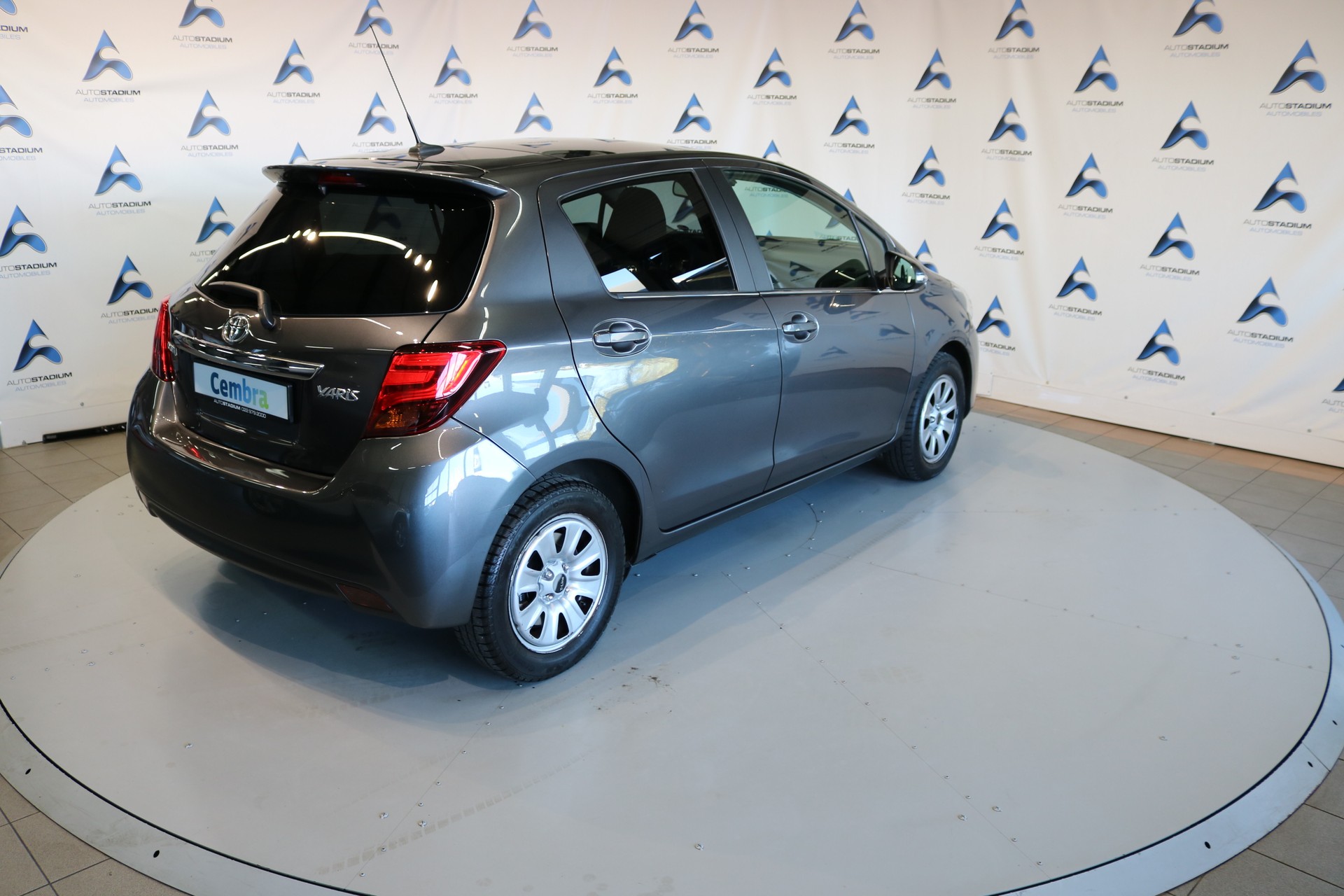 TOYOTA Yaris 1.33 Luna Multidrive-image-22