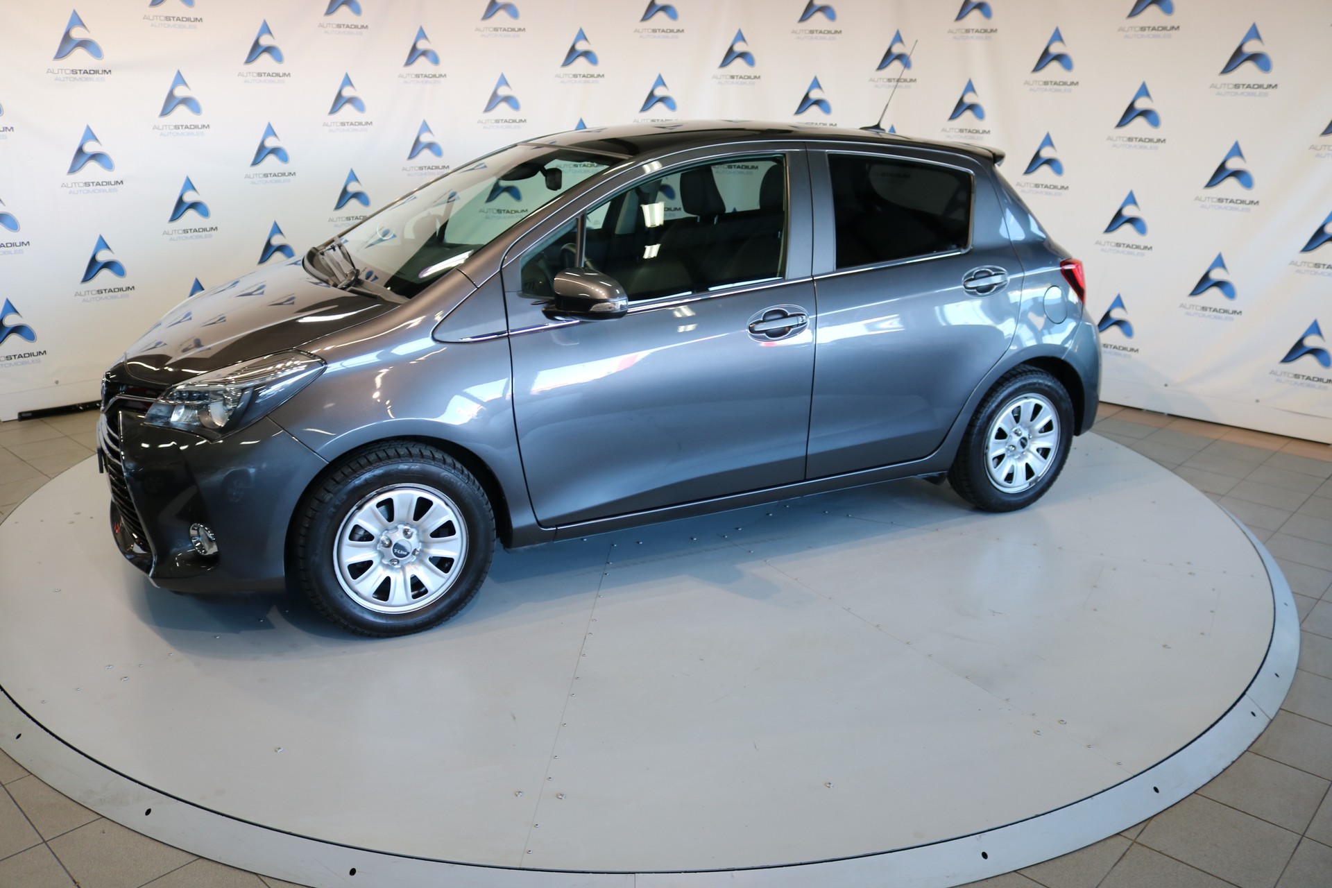 TOYOTA Yaris 1.33 Luna Multidrive-image-12