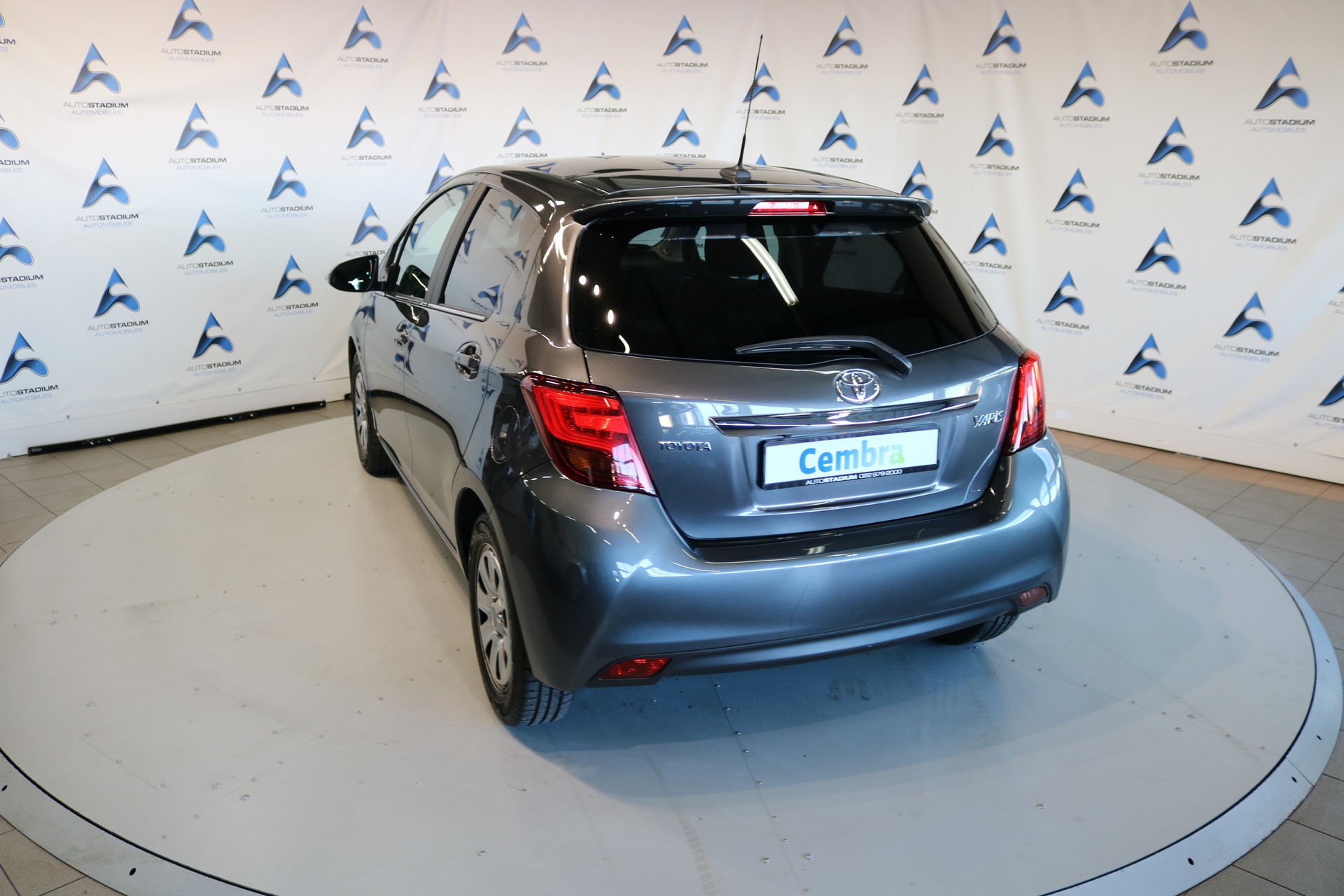 TOYOTA Yaris 1.33 Luna Multidrive-image-18