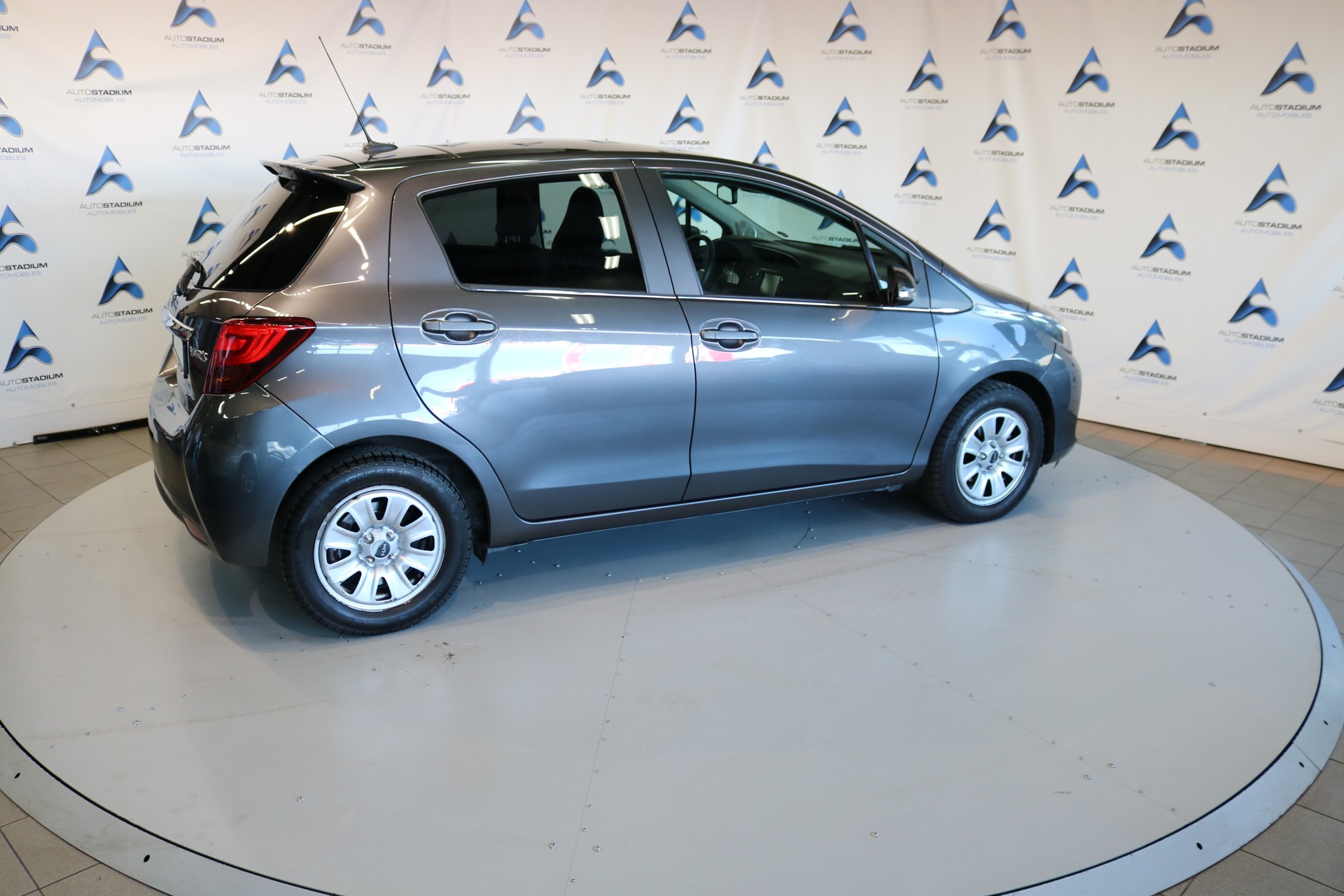 TOYOTA Yaris 1.33 Luna Multidrive-image-23