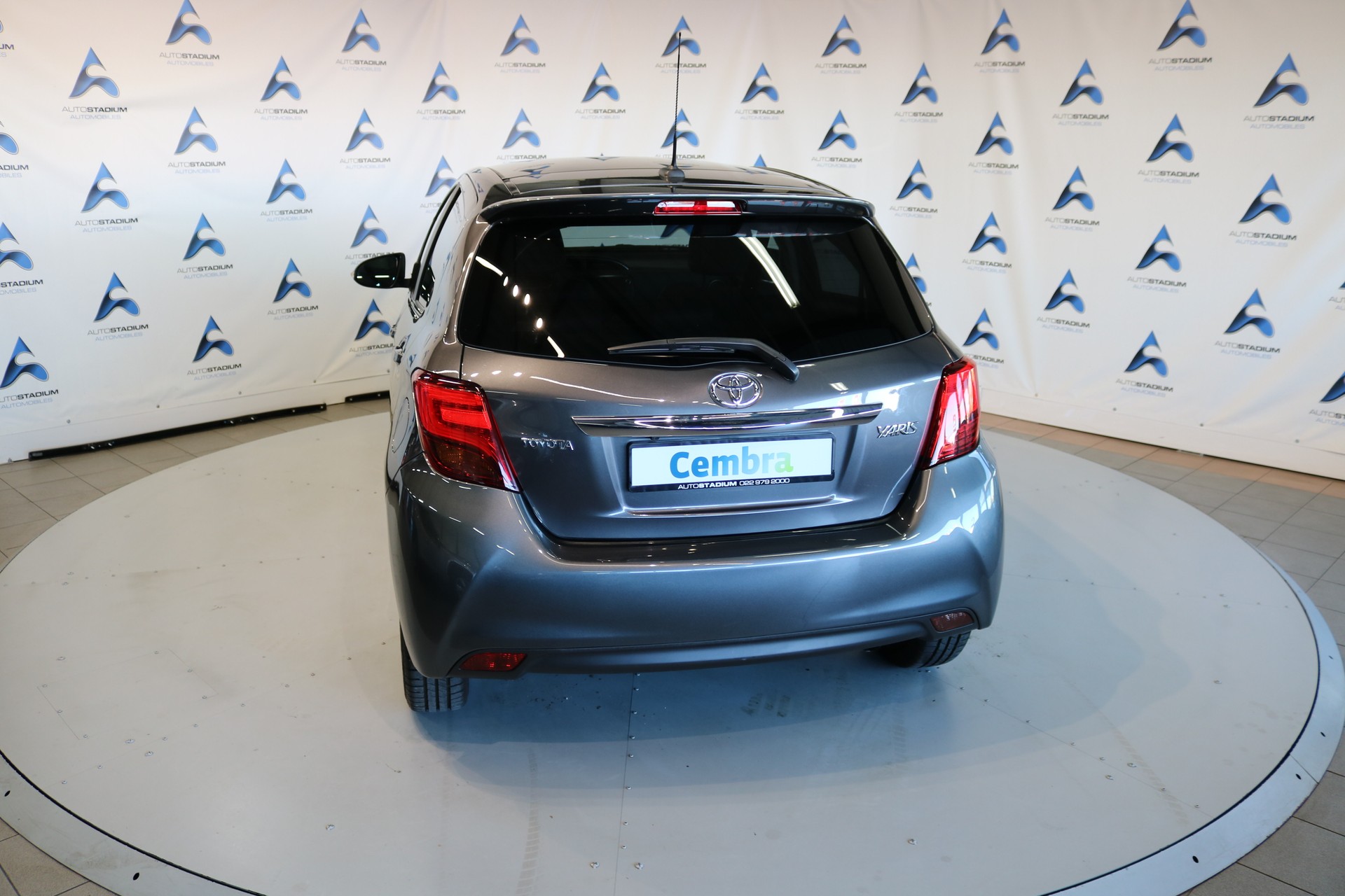 TOYOTA Yaris 1.33 Luna Multidrive-image-19