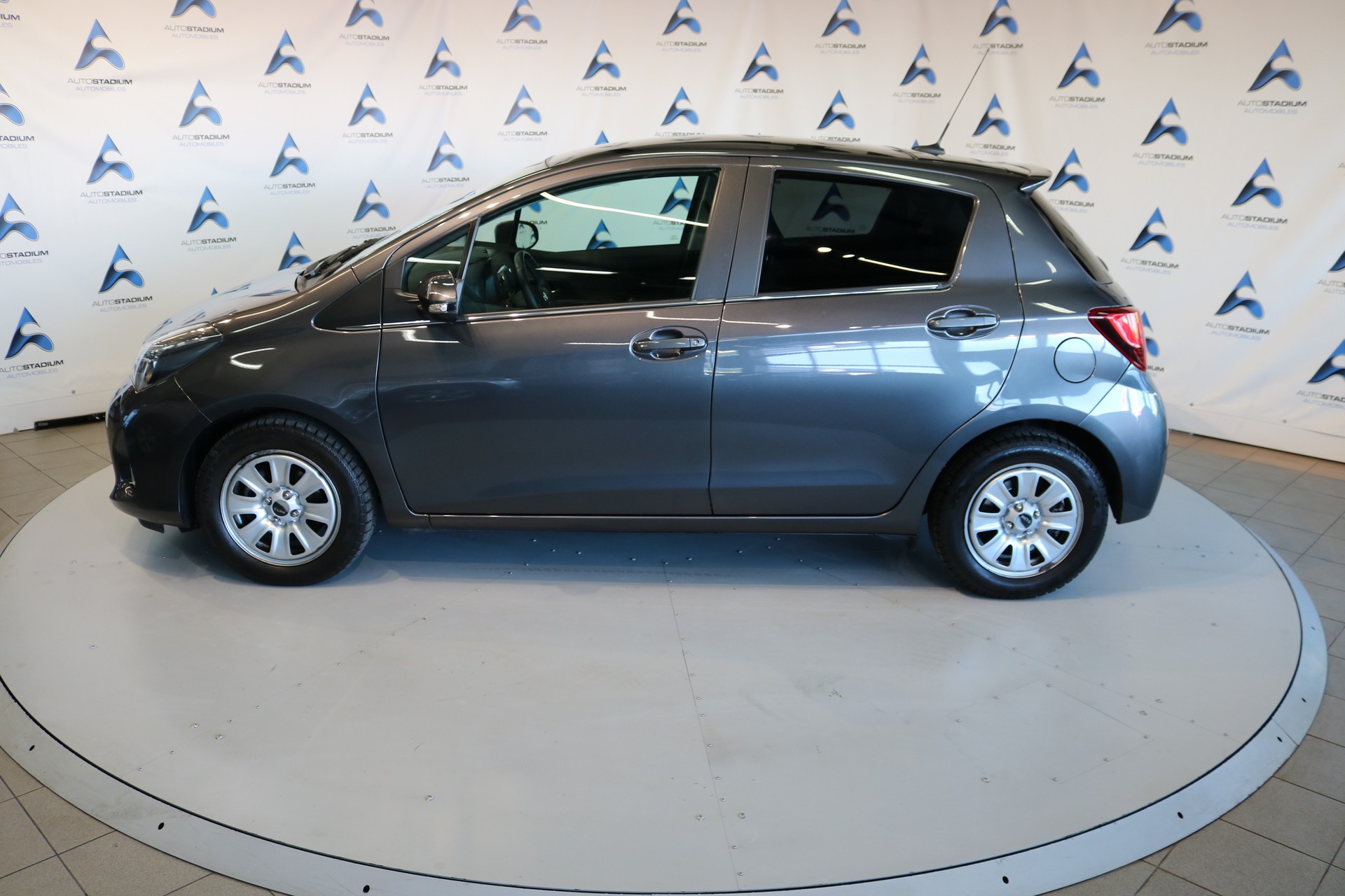 TOYOTA Yaris 1.33 Luna Multidrive-image-14