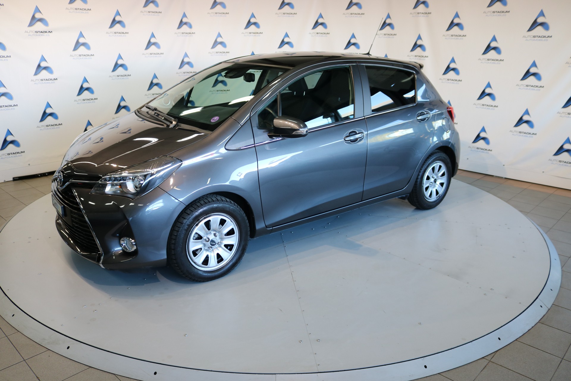 TOYOTA Yaris 1.33 Luna Multidrive-image-11