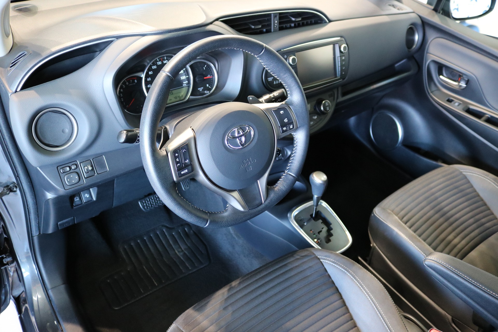 TOYOTA Yaris 1.33 Luna Multidrive-showroom-element-2