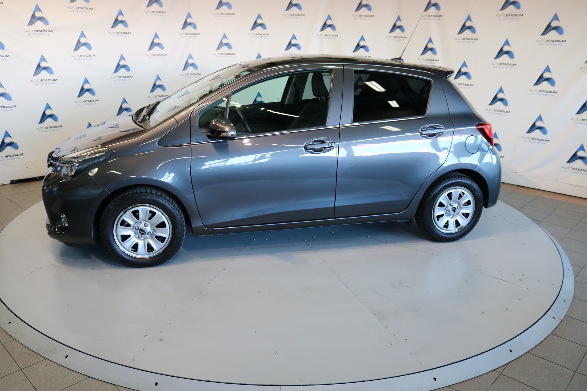 TOYOTA Yaris 1.33 Luna Multidrive-image-13
