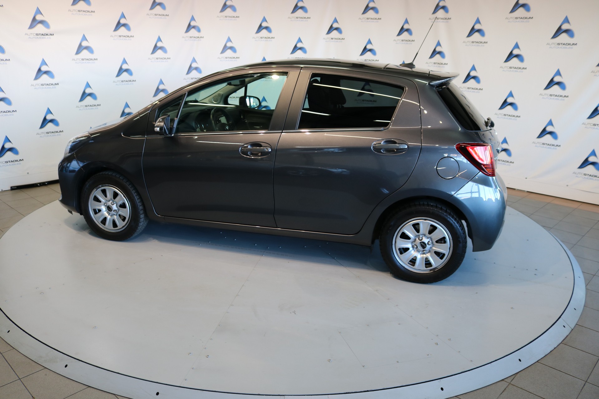 TOYOTA Yaris 1.33 Luna Multidrive-image-15