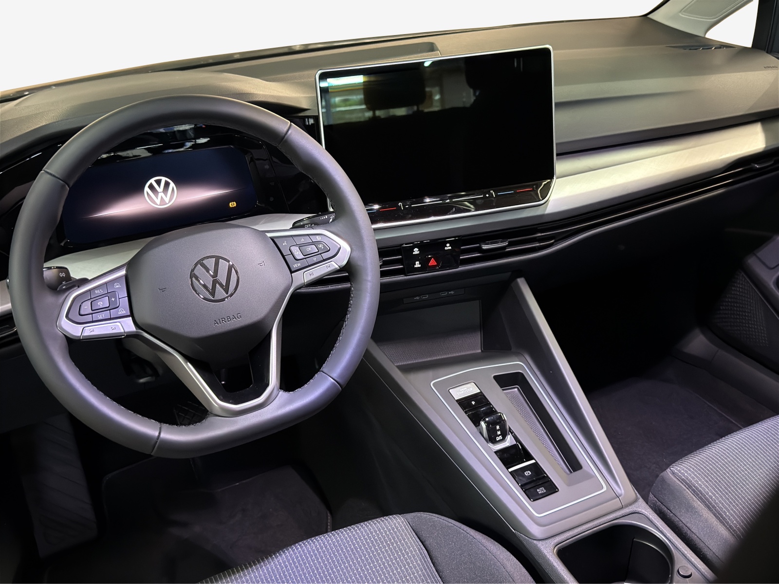 VW Golf 1.5 e TSI mHEV Trend DSG-image-8