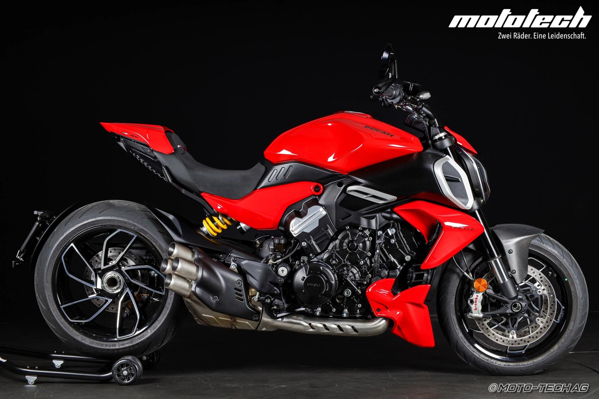DUCATI Diavel V4-image-1