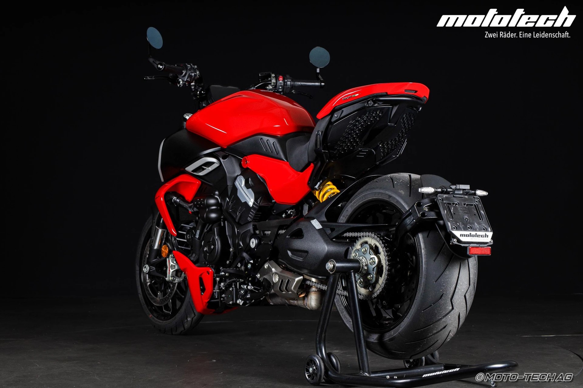 DUCATI Diavel V4-image-3