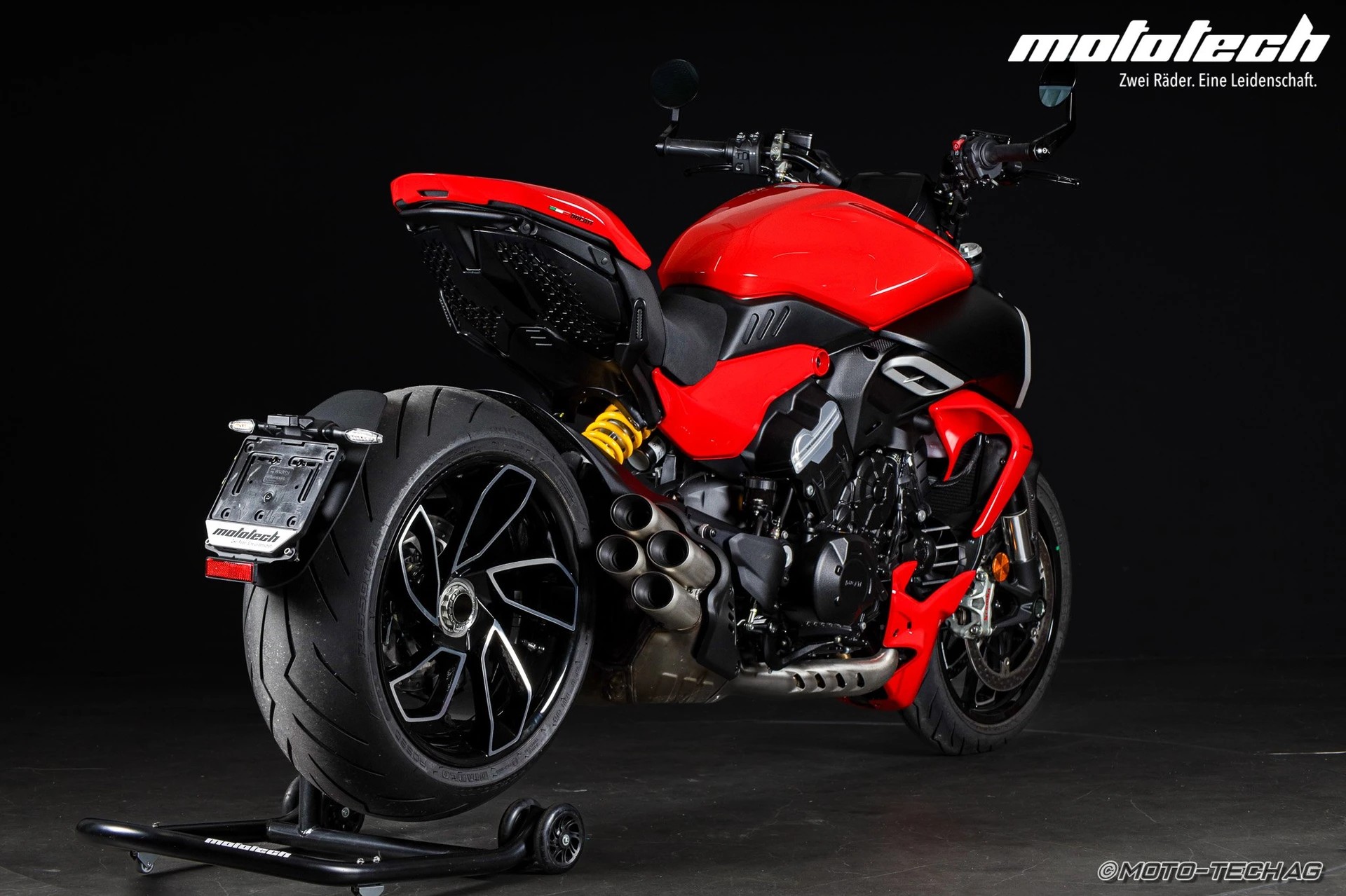 DUCATI Diavel V4-image-2