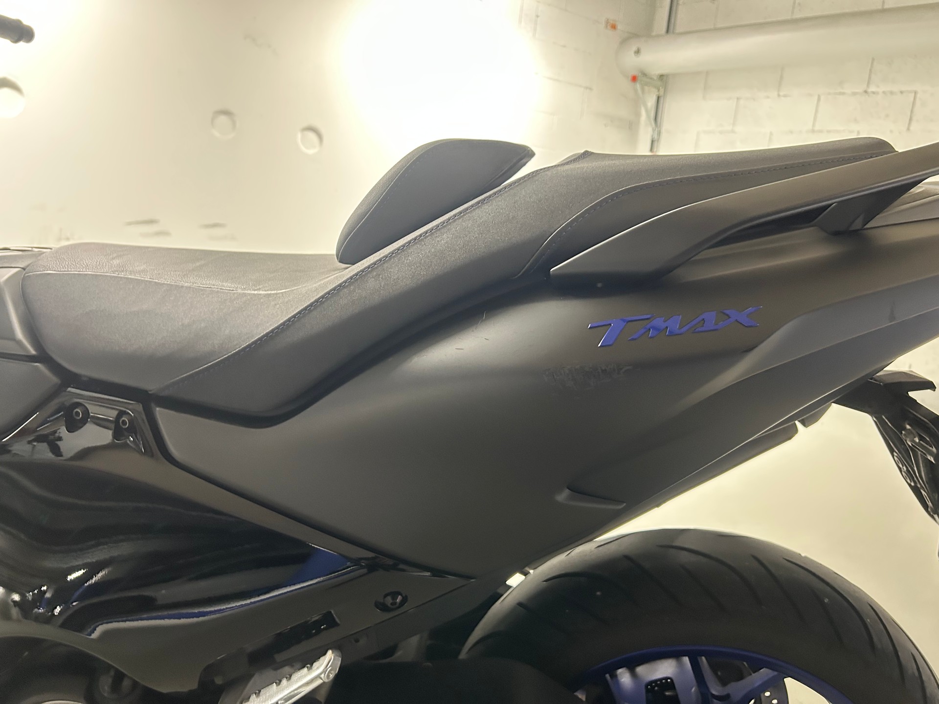 YAMAHA T-MAX XP 560-image-3