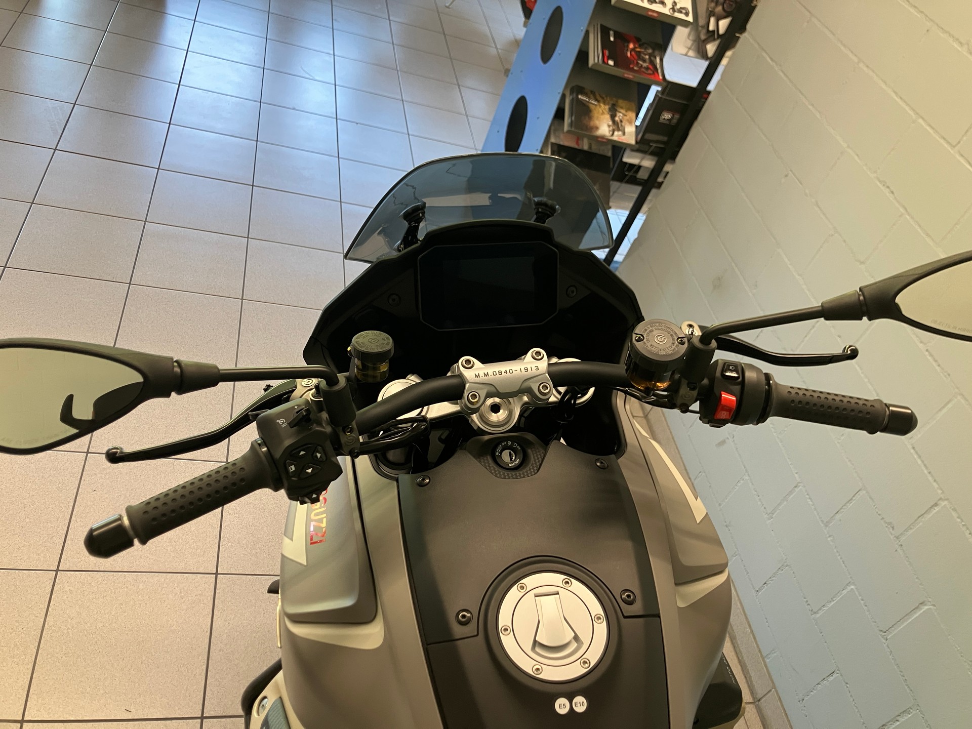 MOTO GUZZI V100 Mandello Aviazione Navale-image-7