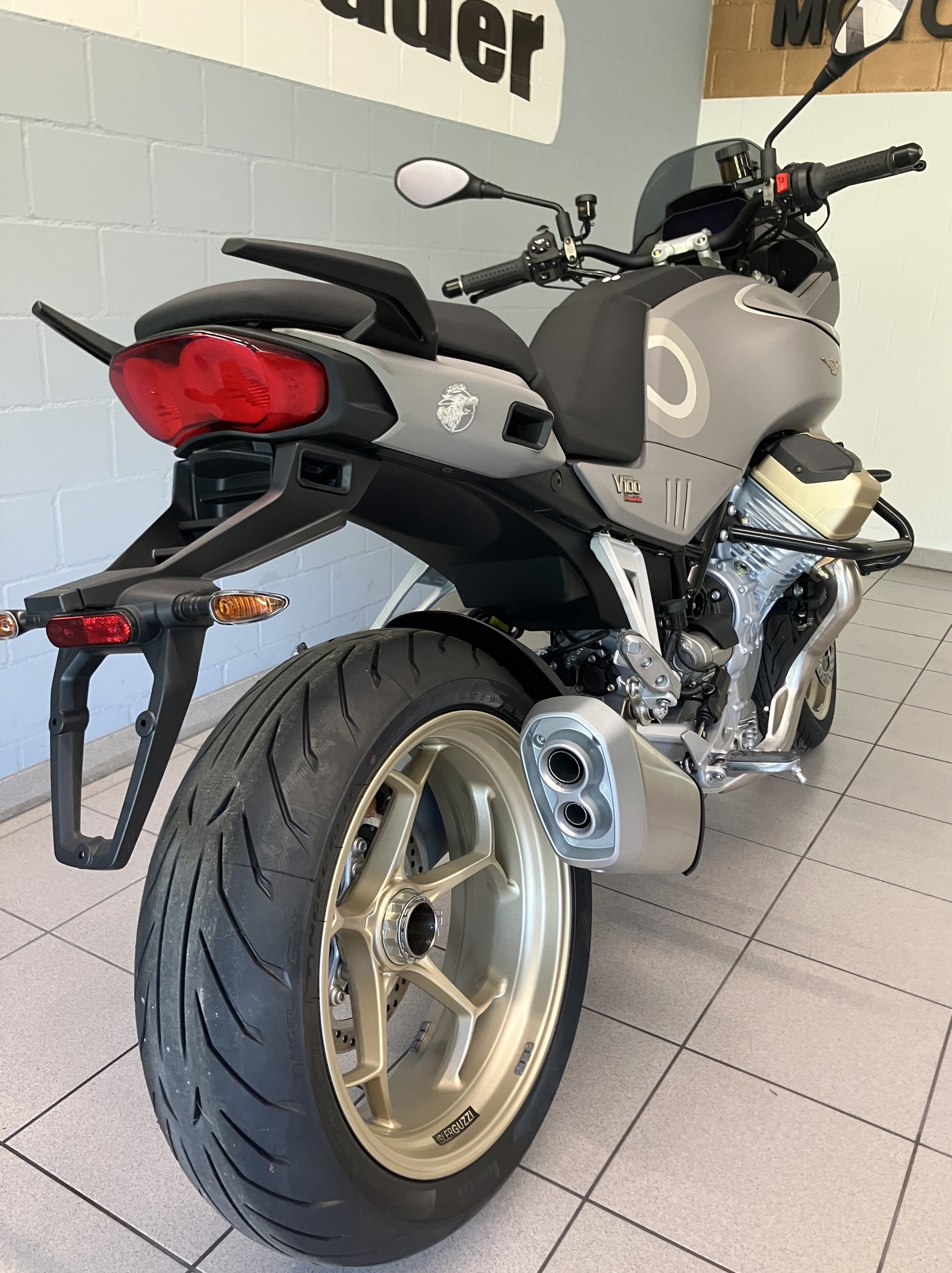 MOTO GUZZI V100 Mandello Aviazione Navale