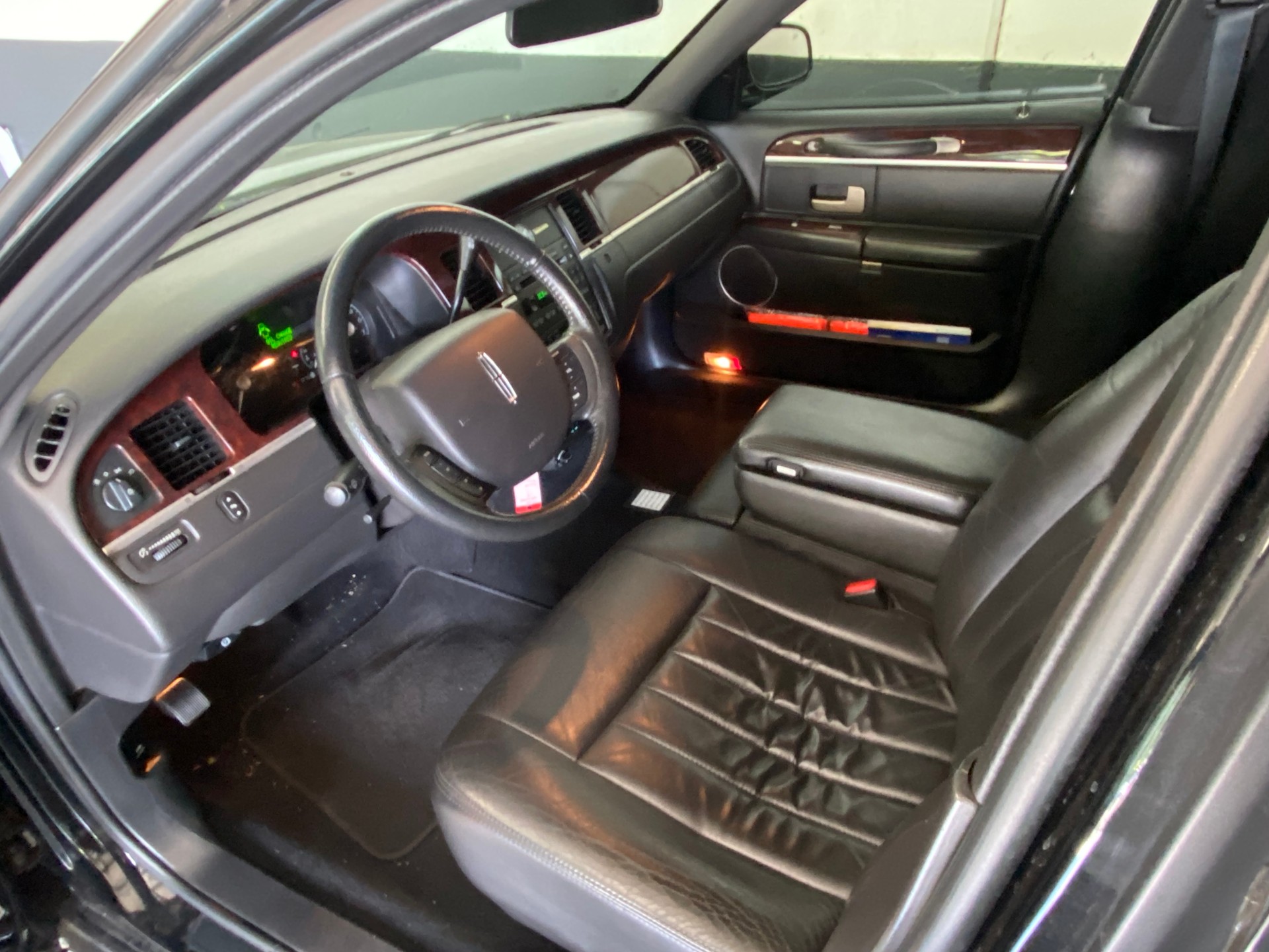 LINCOLN Town Car (Stretchlimousine) 8.5M-image-8