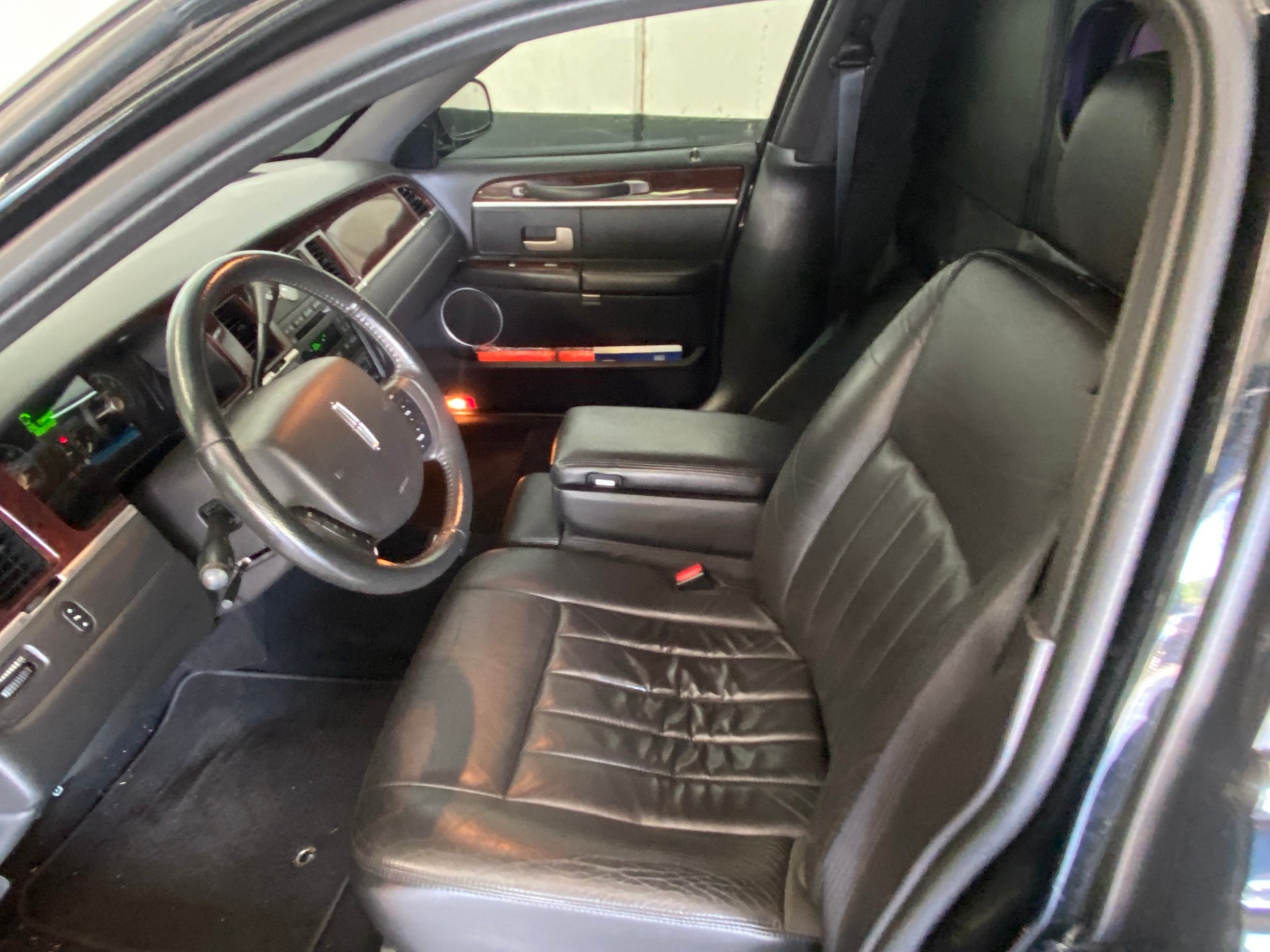 LINCOLN Town Car (Stretchlimousine) 8.5M-image-9