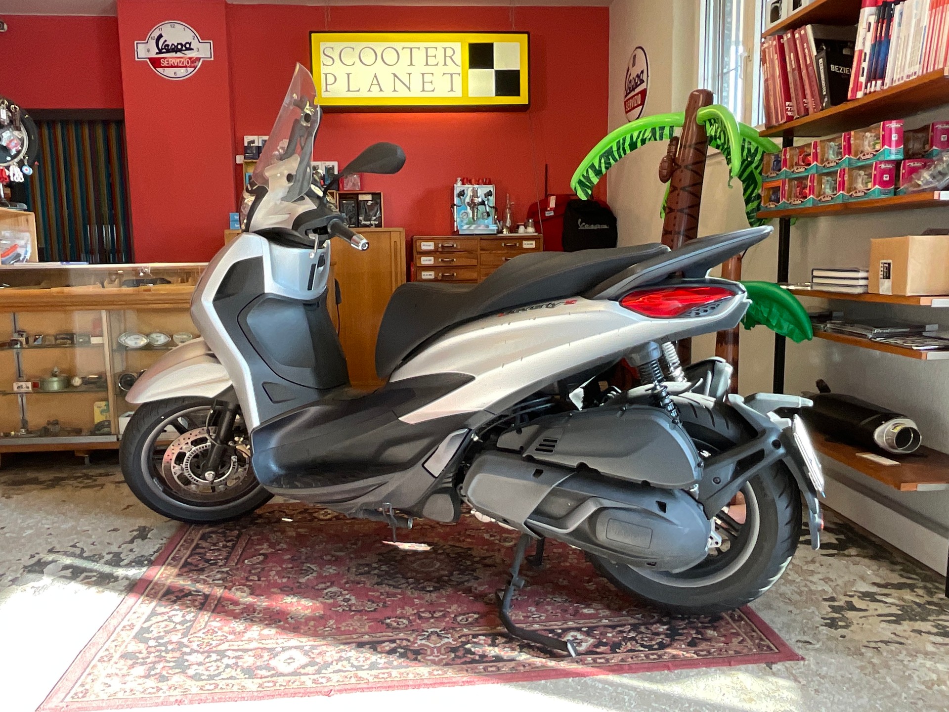 PIAGGIO Beverly 400 Sport-showroom-element-1