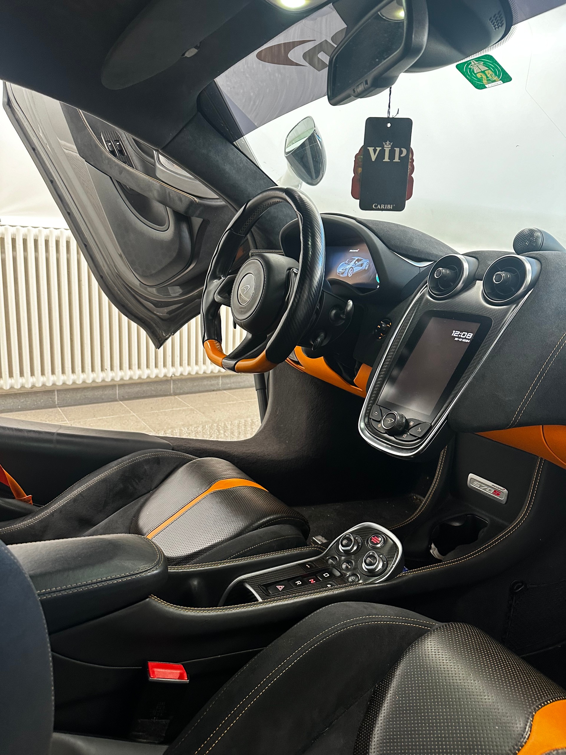 McLAREN 570S Coupé 3.8 V8-image-12