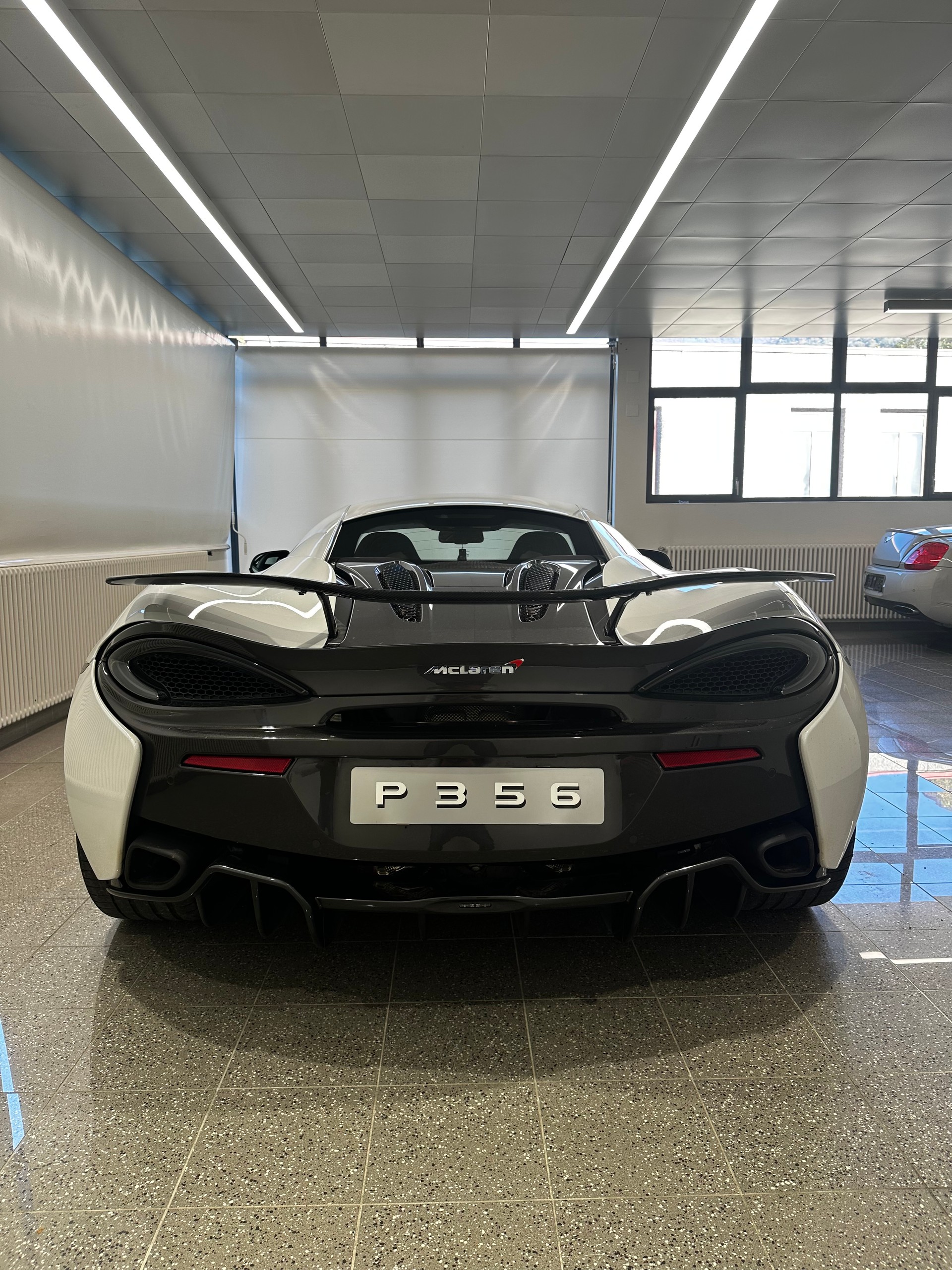 McLAREN 570S Coupé 3.8 V8-image-5