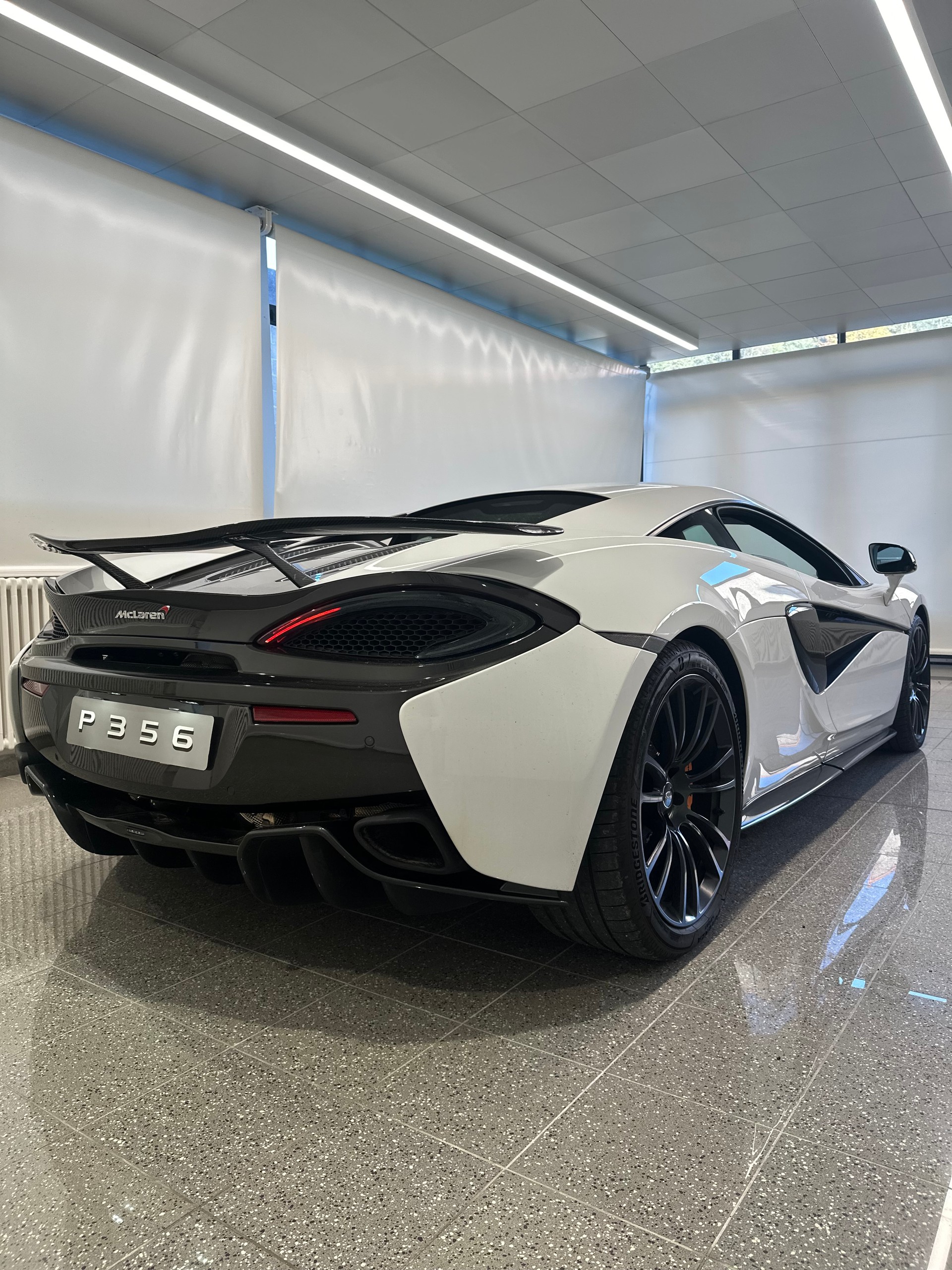 McLAREN 570S Coupé 3.8 V8-image-15
