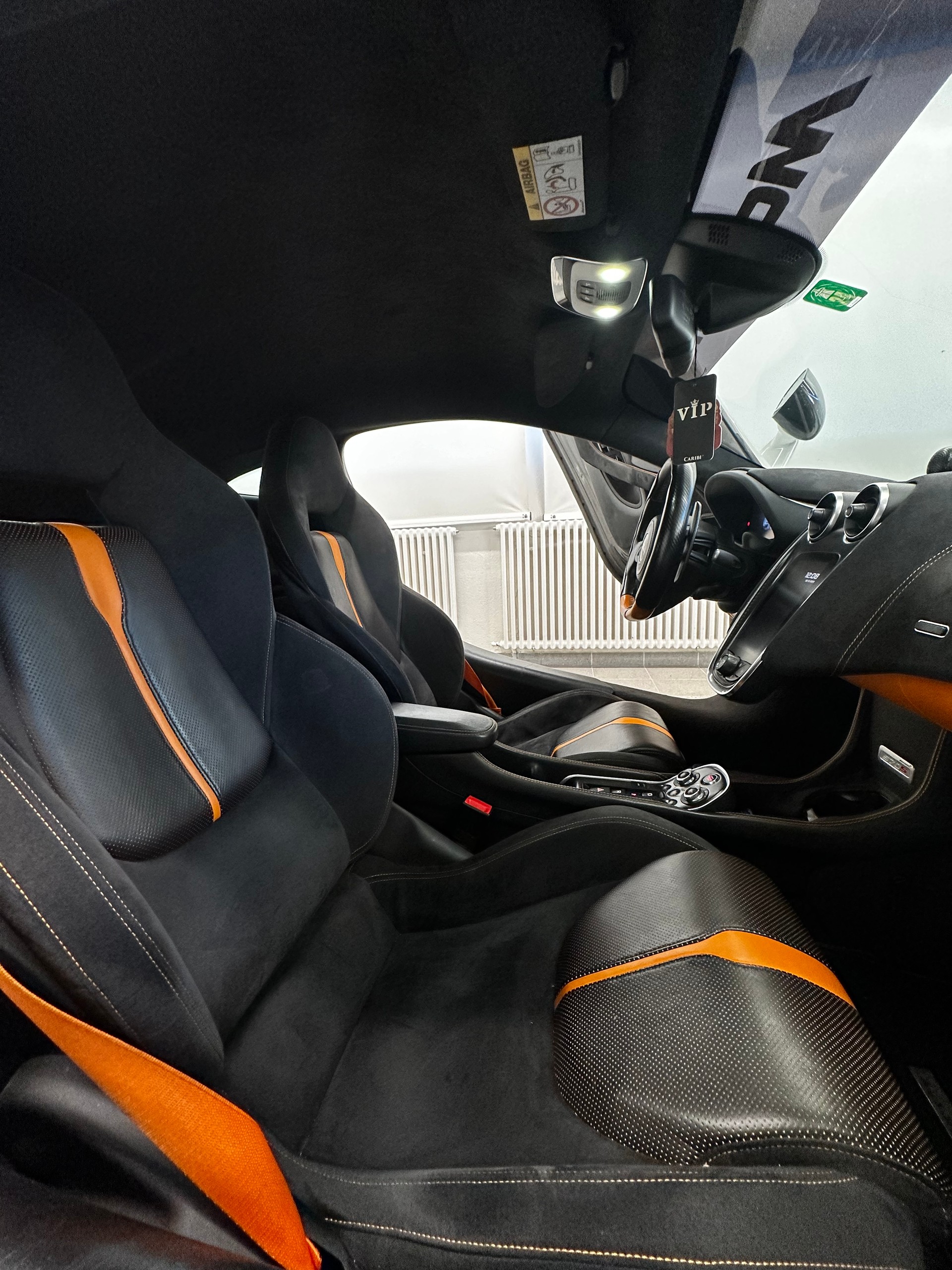 McLAREN 570S Coupé 3.8 V8-image-13