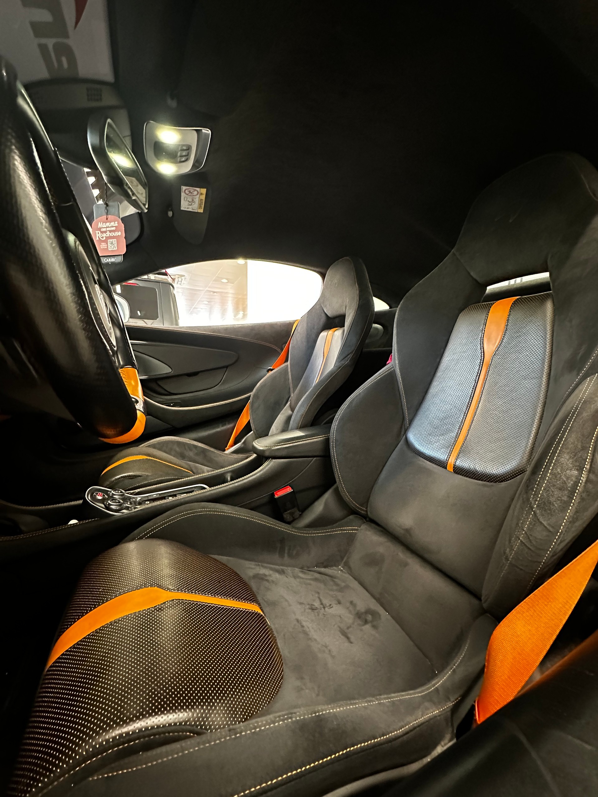 McLAREN 570S Coupé 3.8 V8-image-8