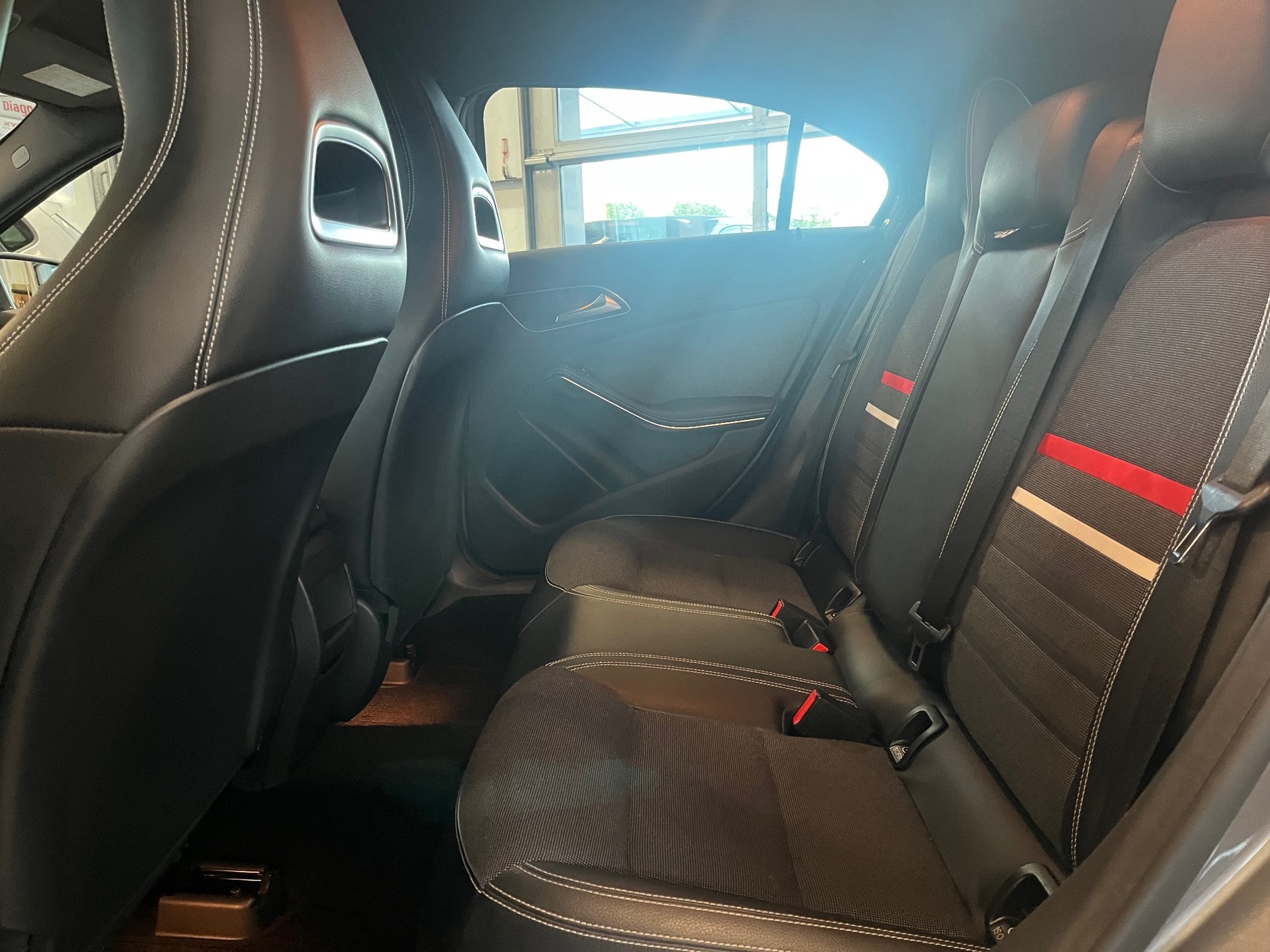 MERCEDES-BENZ A 180 Style-image-11