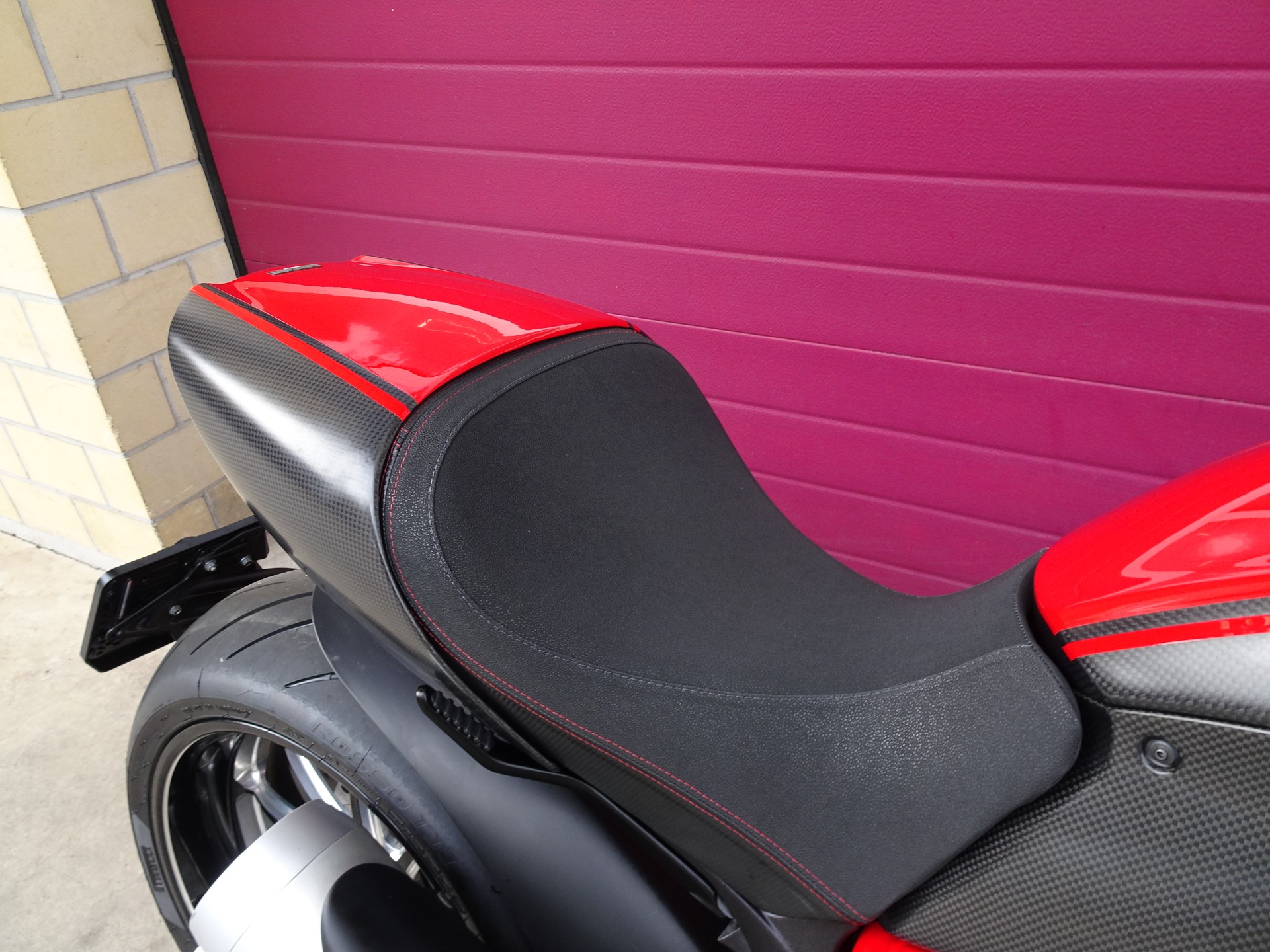 DUCATI Diavel 1200 Carbon-image-6