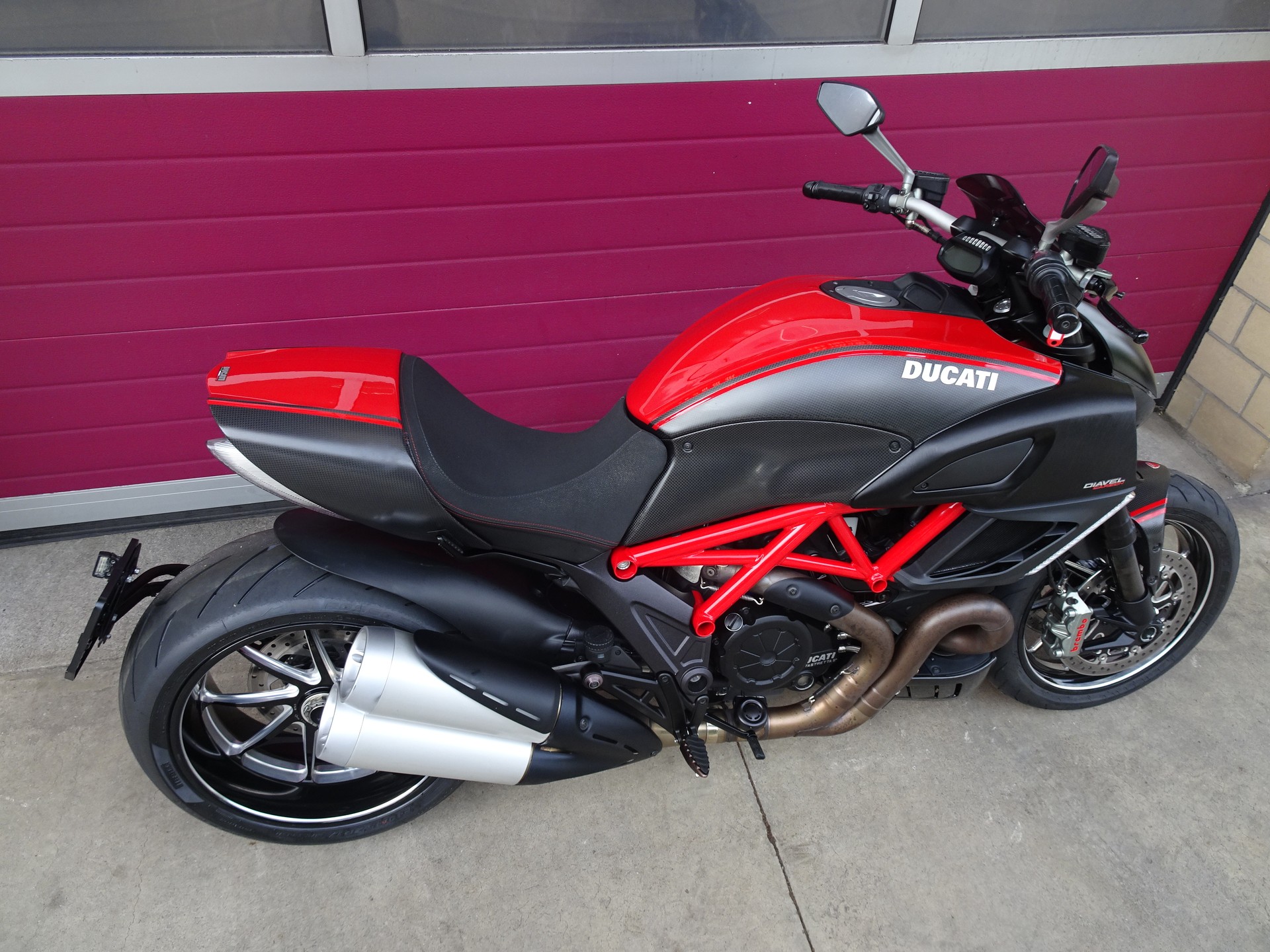 DUCATI Diavel 1200 Carbon-image-14