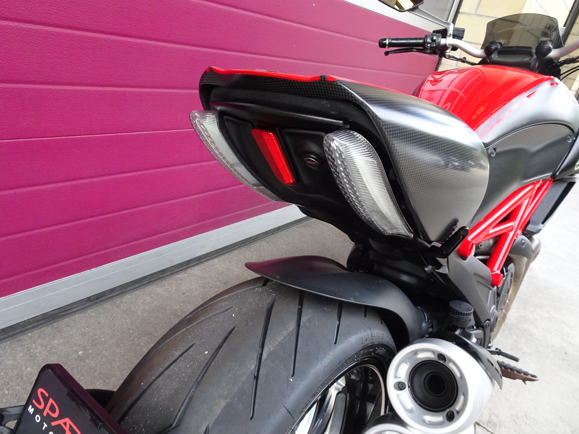 DUCATI Diavel 1200 Carbon-image-7