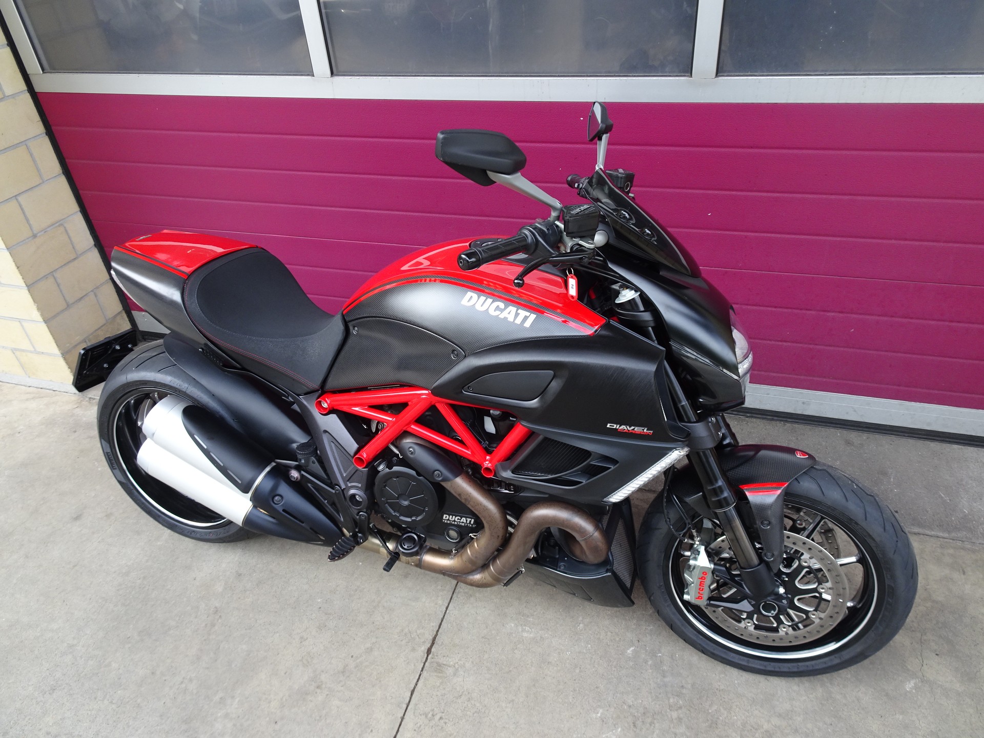 DUCATI Diavel 1200 Carbon-image-15