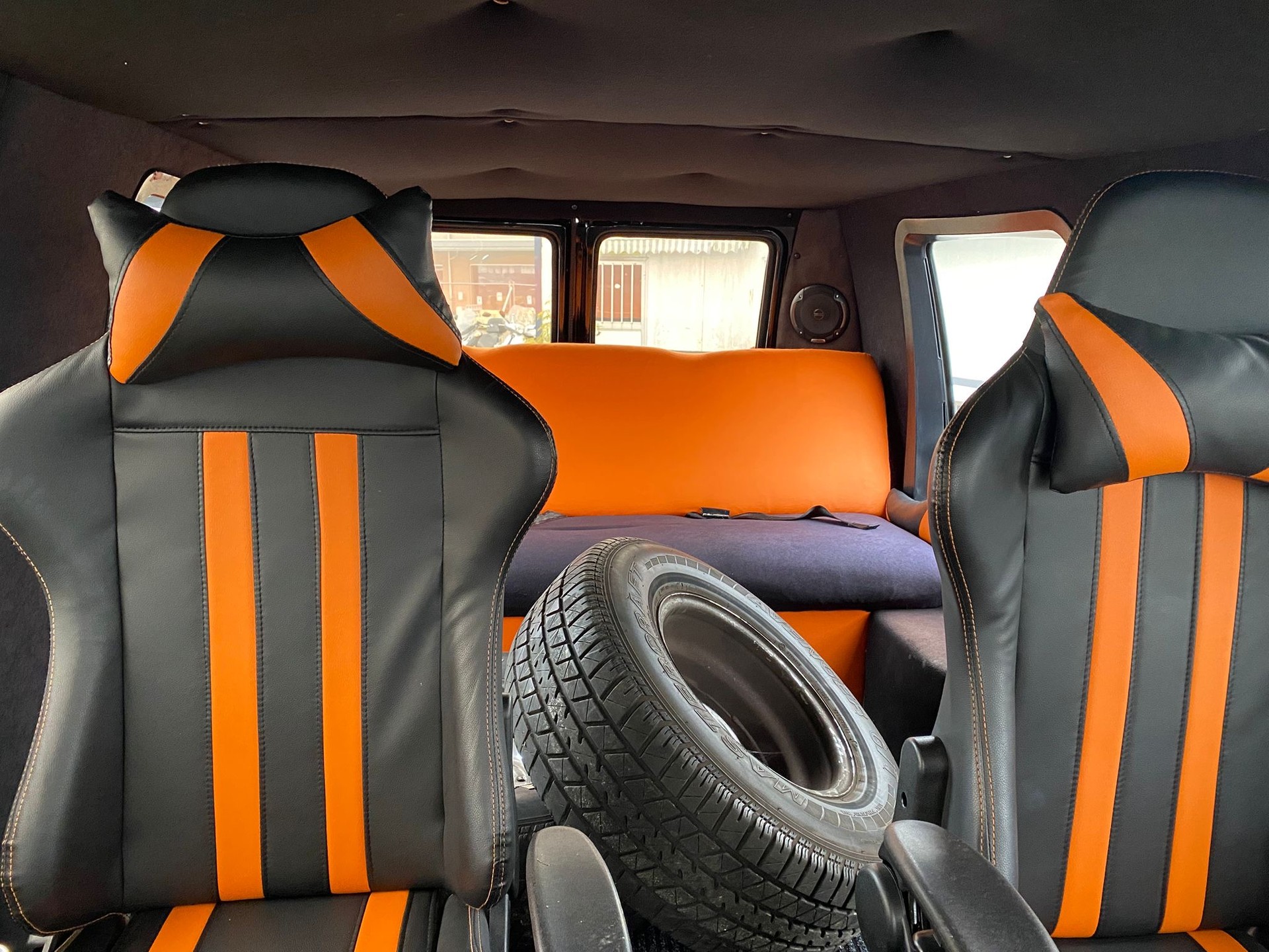 DODGE B200-image-8