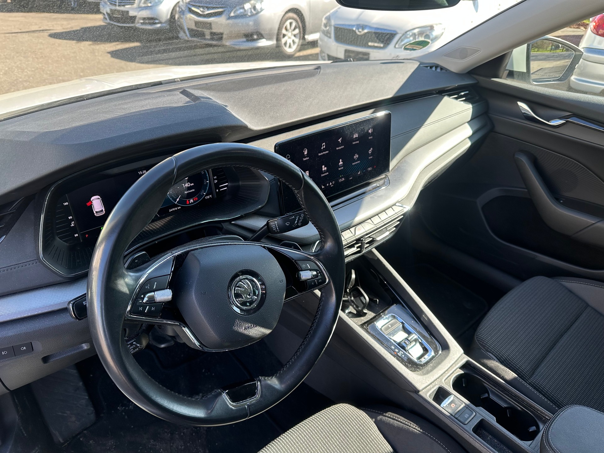 SKODA Octavia Combi 2.0 TDI DSG Style-image-4