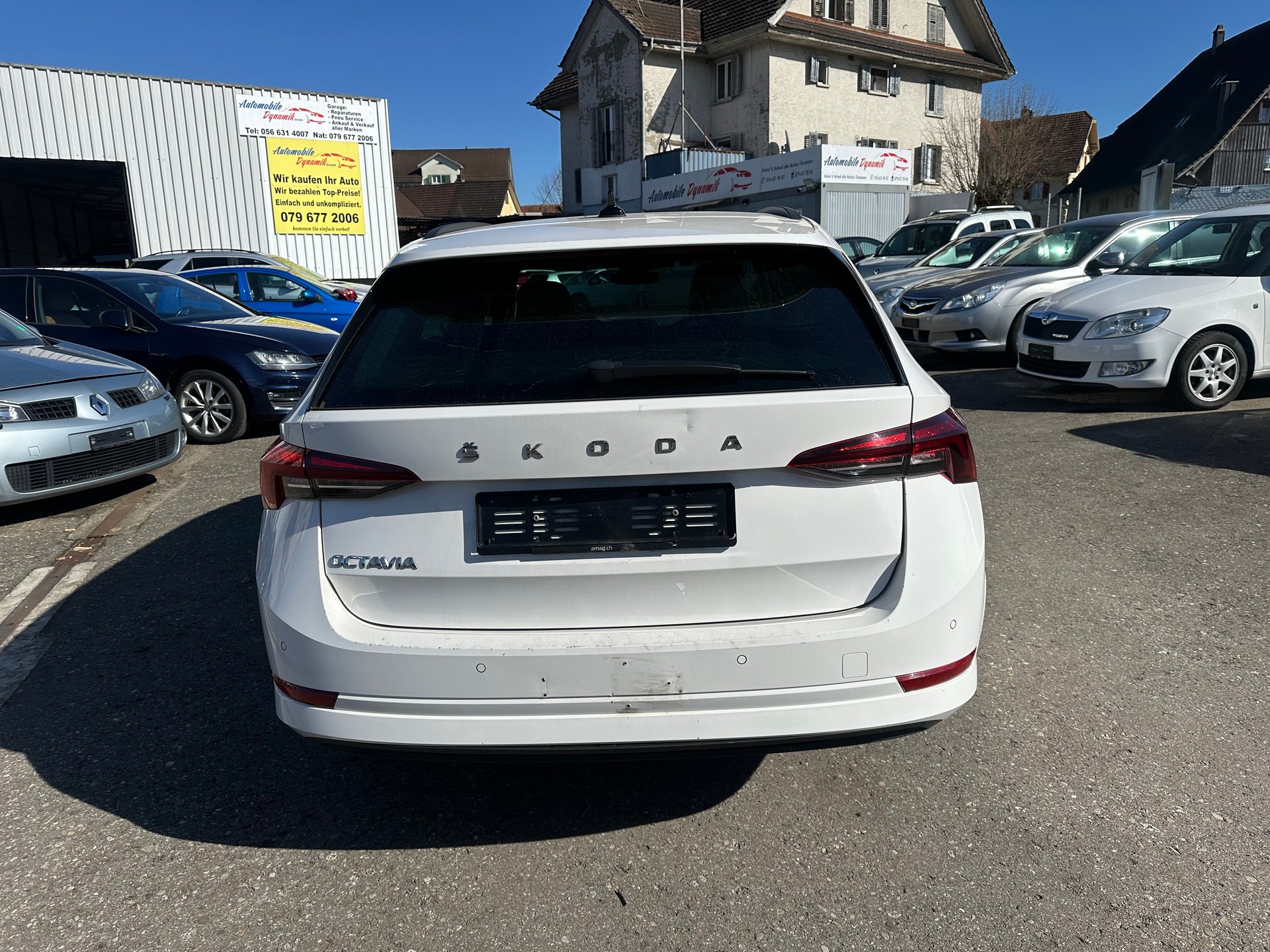 SKODA Octavia Combi 2.0 TDI DSG Style-image-2