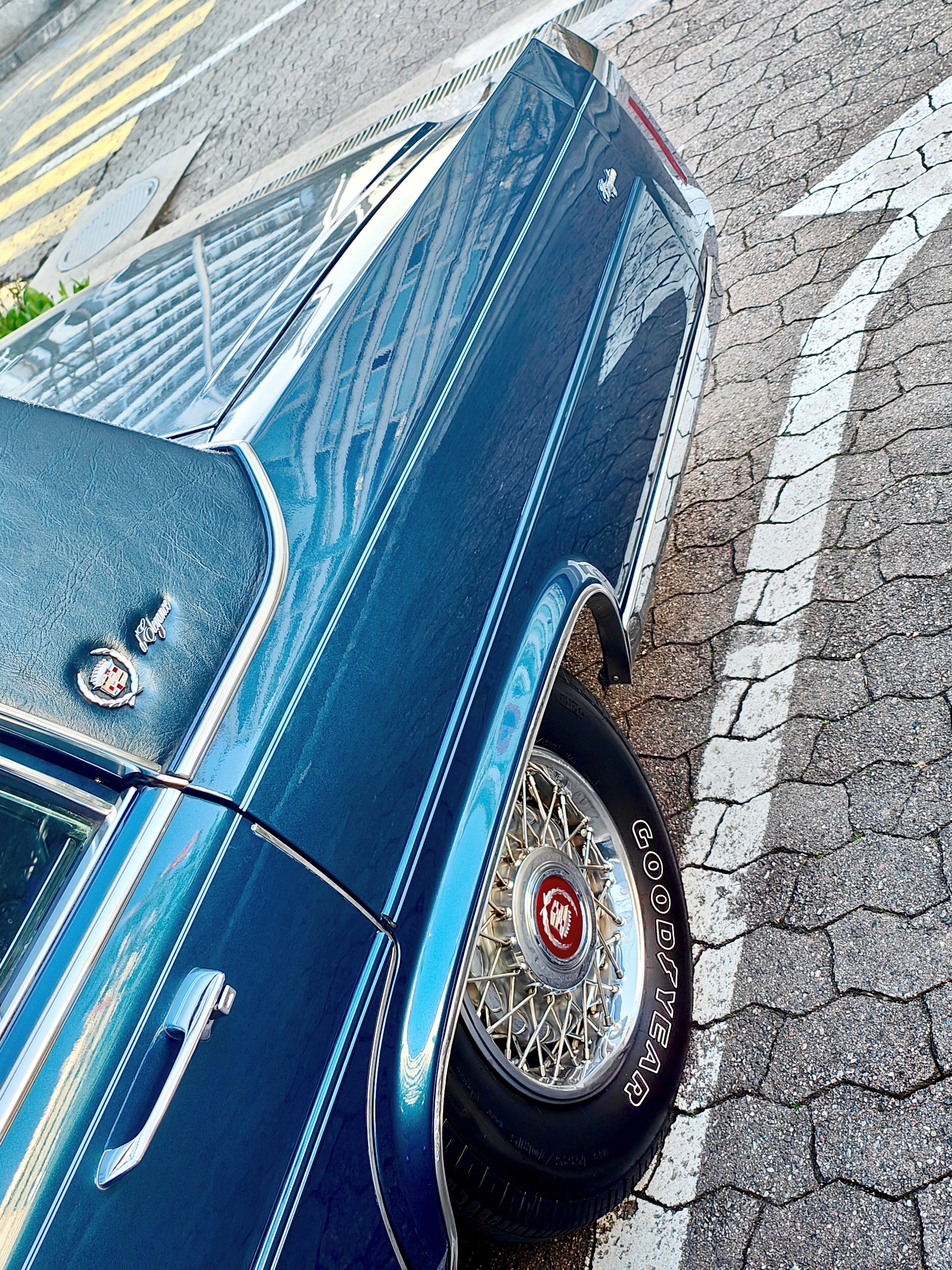 CADILLAC Brougham d' Elegance ( vétéran )-image-3