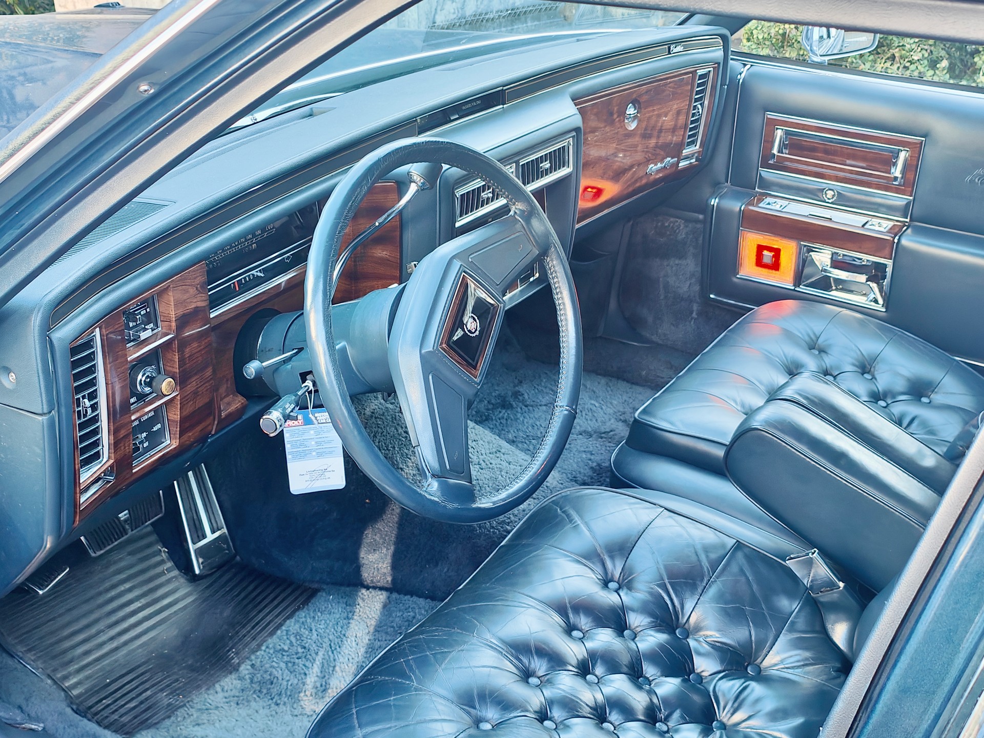CADILLAC Brougham d' Elegance ( vétéran )-image-5