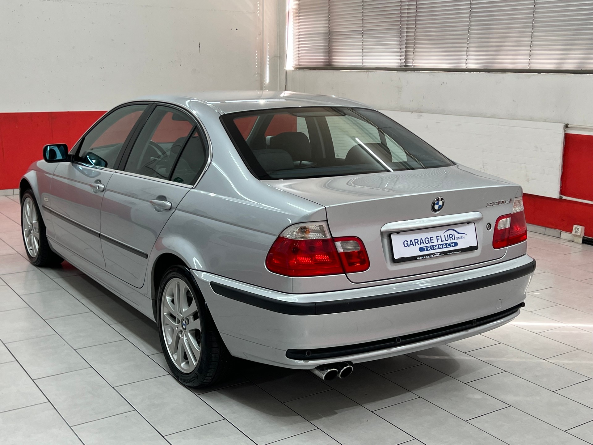 BMW 330XI-image-8