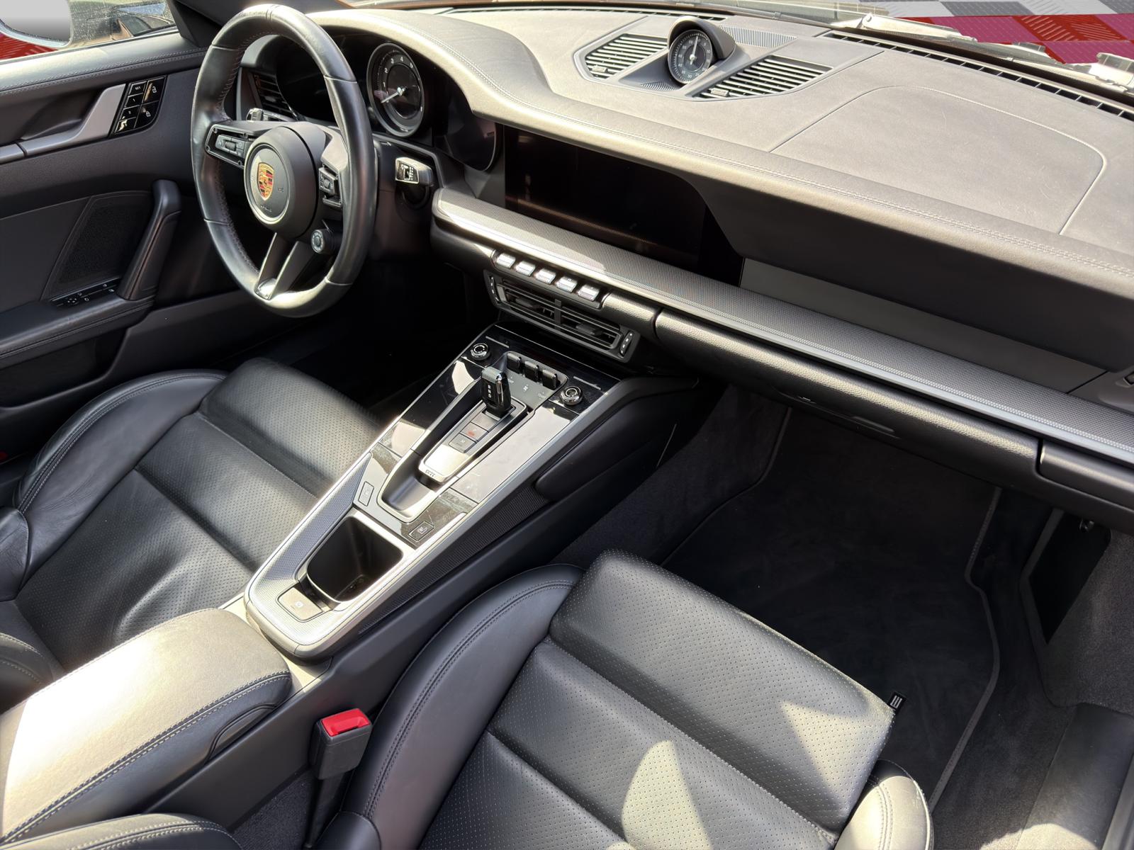 PORSCHE 911 Carrera 4 PDK-image-13