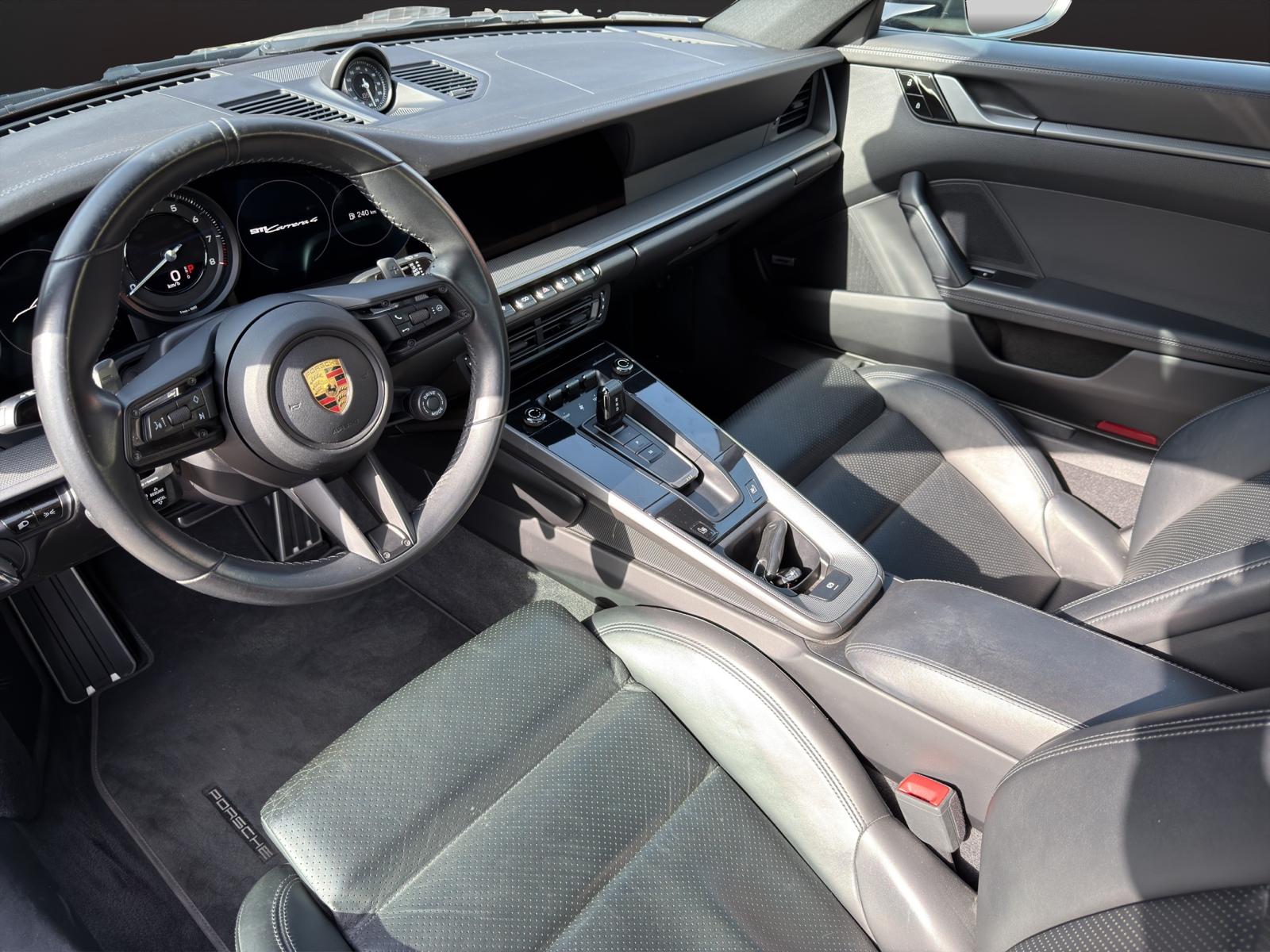 PORSCHE 911 Carrera 4 PDK-image-8