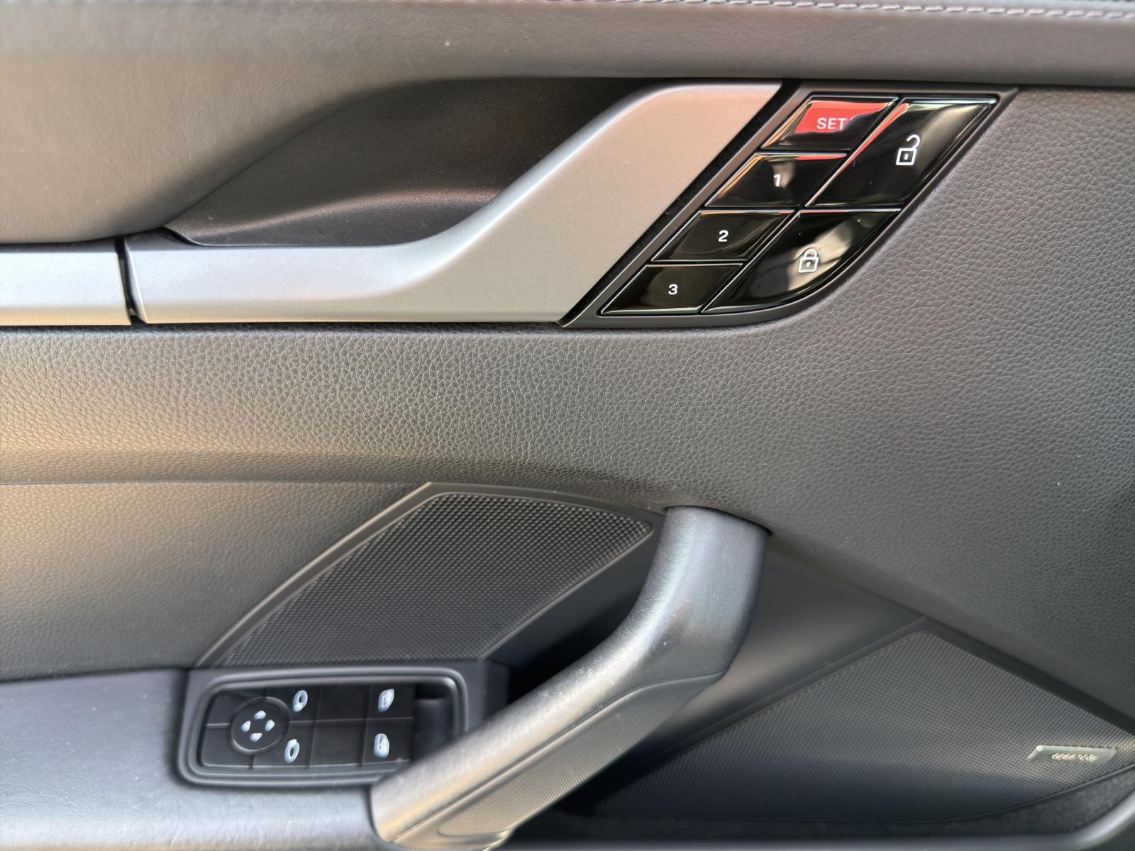 PORSCHE 911 Carrera 4 PDK-image-19