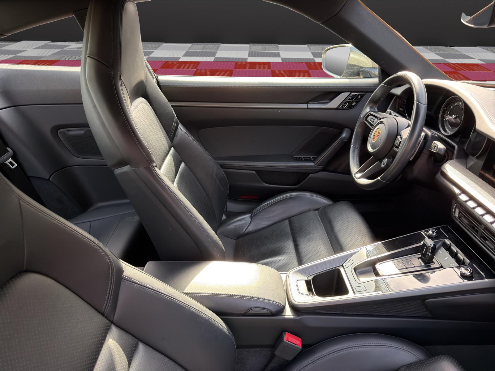 PORSCHE 911 Carrera 4 PDK-image-12