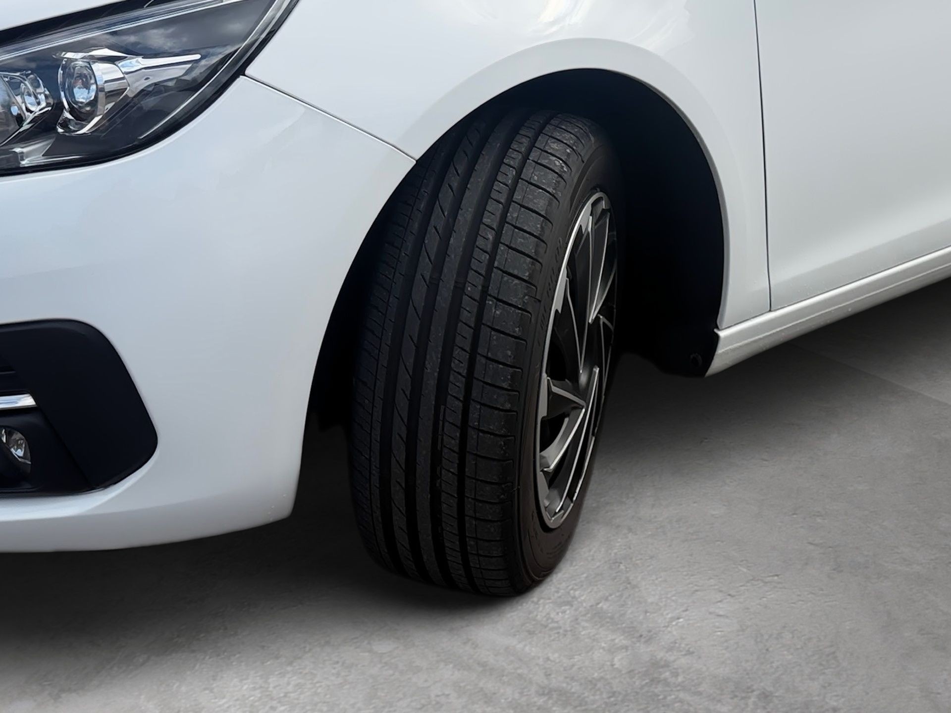 PEUGEOT 308 1.2 Pure Tech Active Pack EAT8-image-3