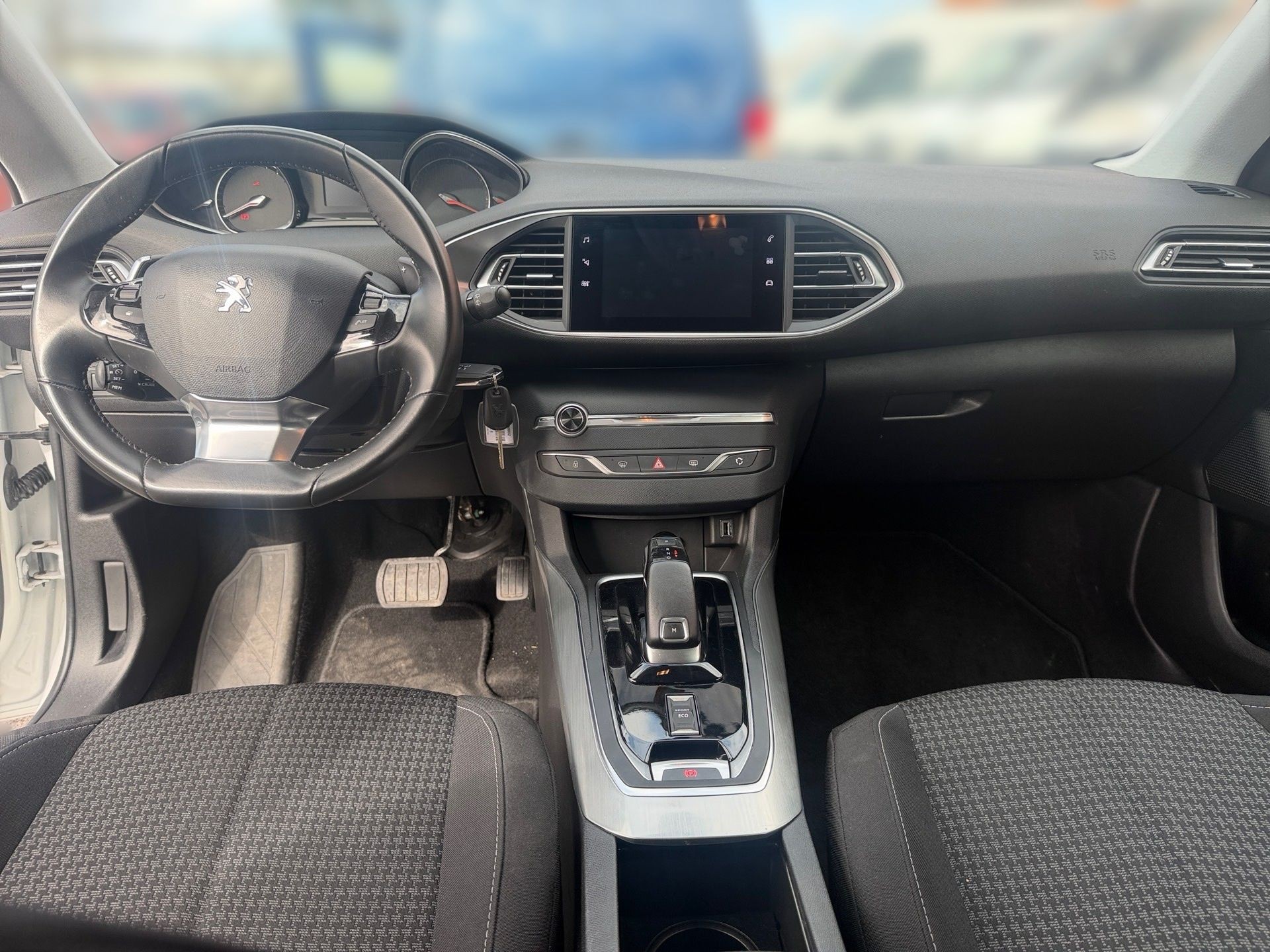 PEUGEOT 308 1.2 Pure Tech Active Pack EAT8-image-9