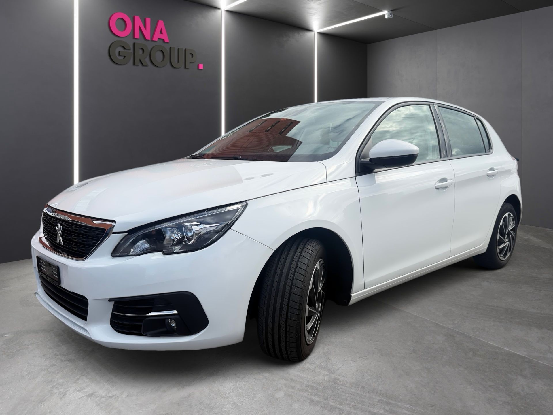 PEUGEOT 308 1.2 Pure Tech Active Pack EAT8-image-1