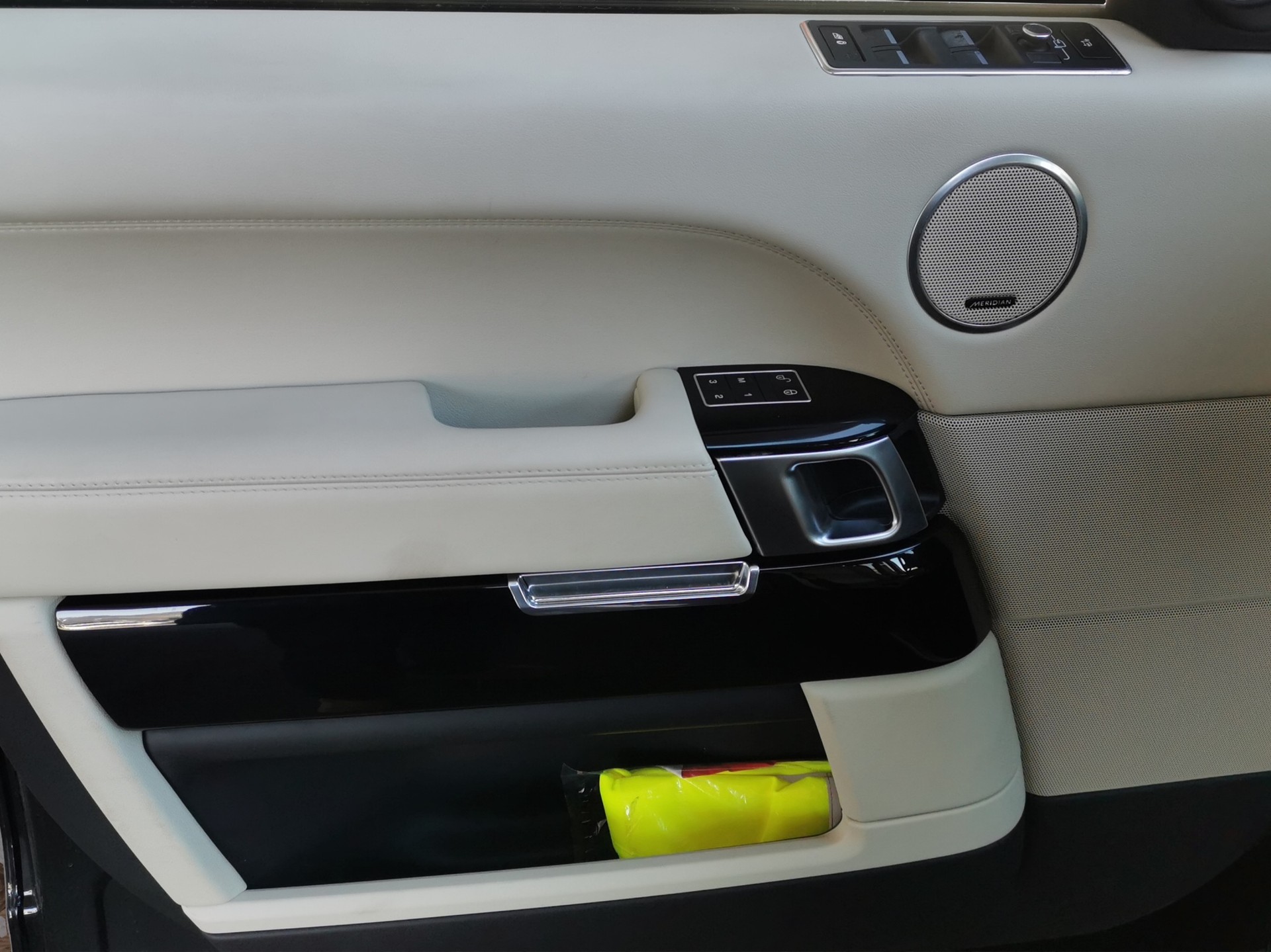 LAND ROVER Range Rover 3.0 TDV6 Vogue Automatic-image-13