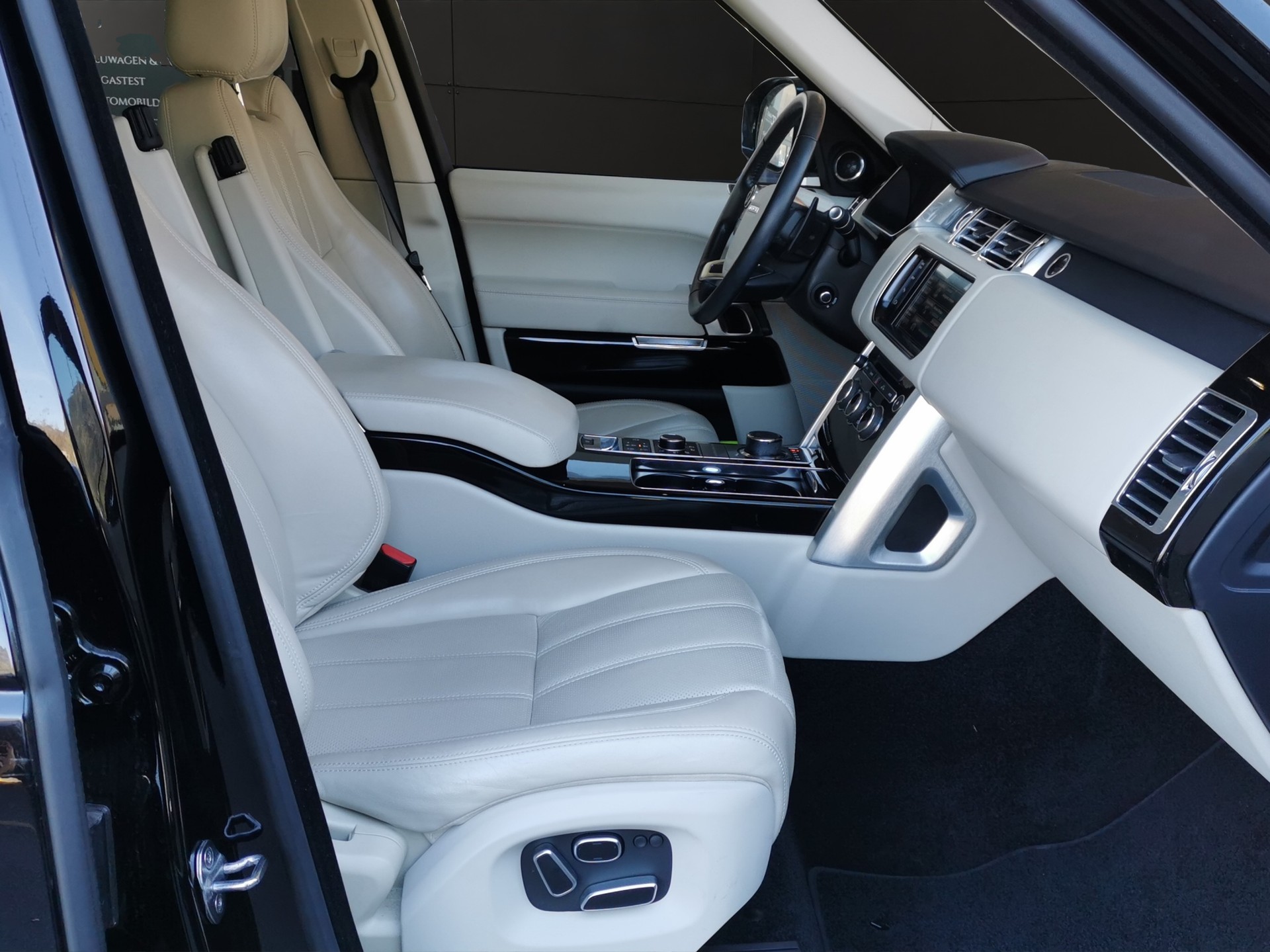 LAND ROVER Range Rover 3.0 TDV6 Vogue Automatic-image-15