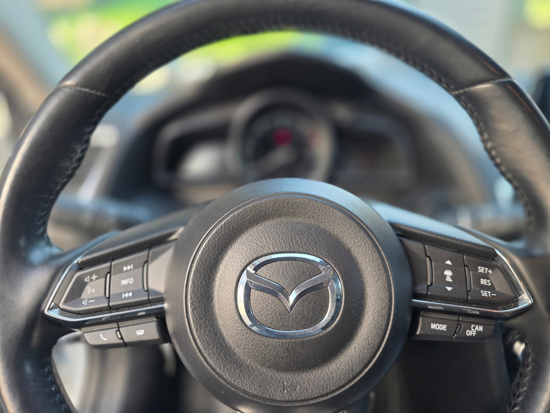 MAZDA 3 SKYACTIV-D 150 Revolution-image-12