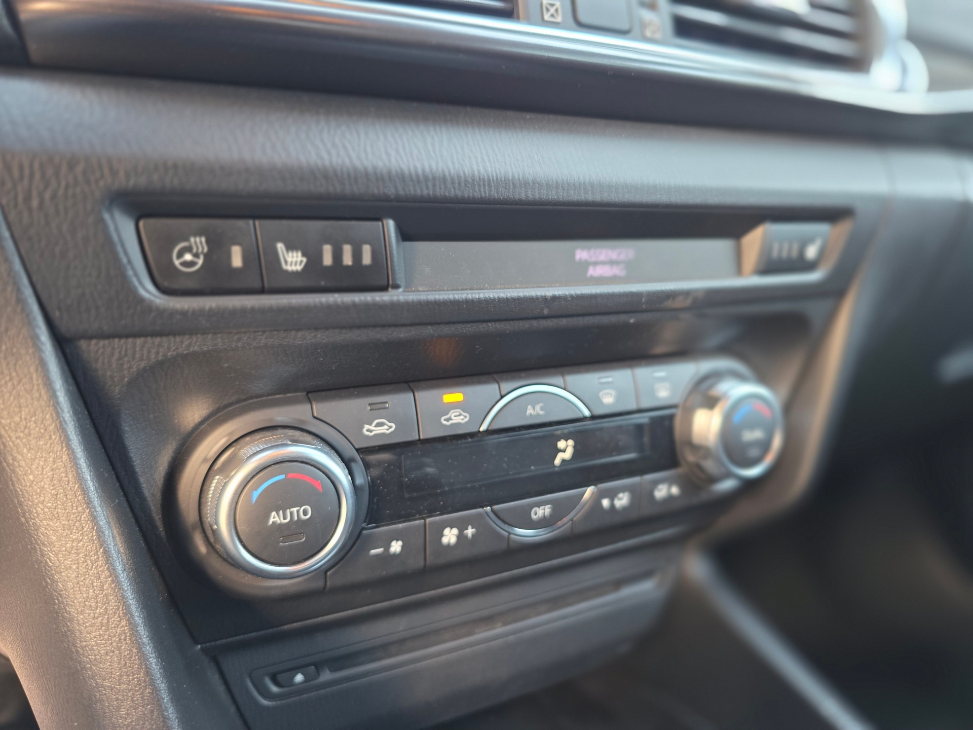 MAZDA 3 SKYACTIV-D 150 Revolution-image-14