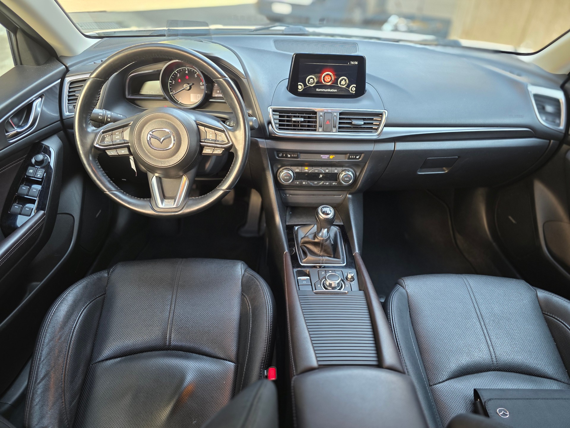 MAZDA 3 SKYACTIV-D 150 Revolution-image-11