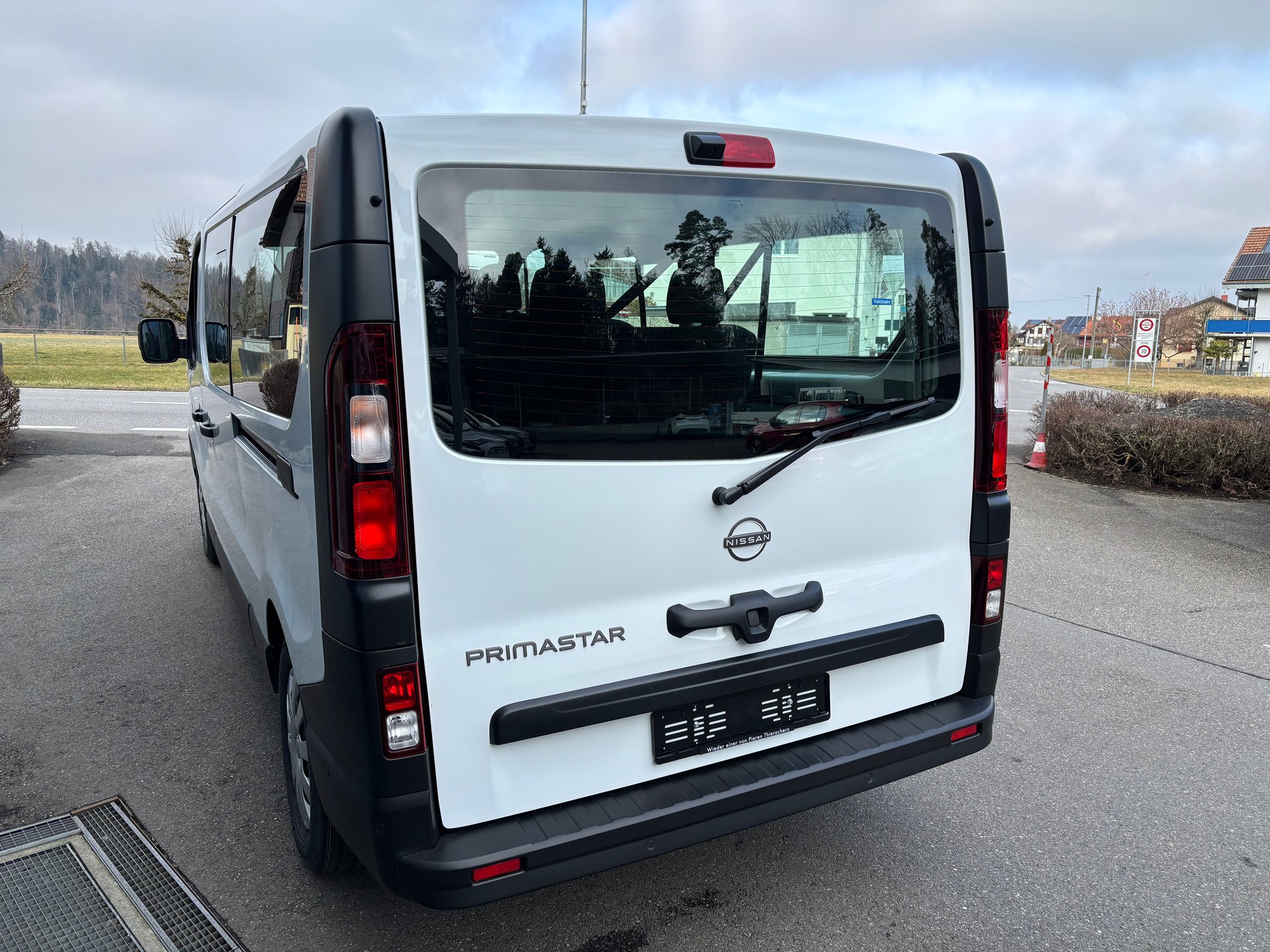 NISSAN Primastar 150 3.0L2H1 N-Connecta 9 Plätze-image-2